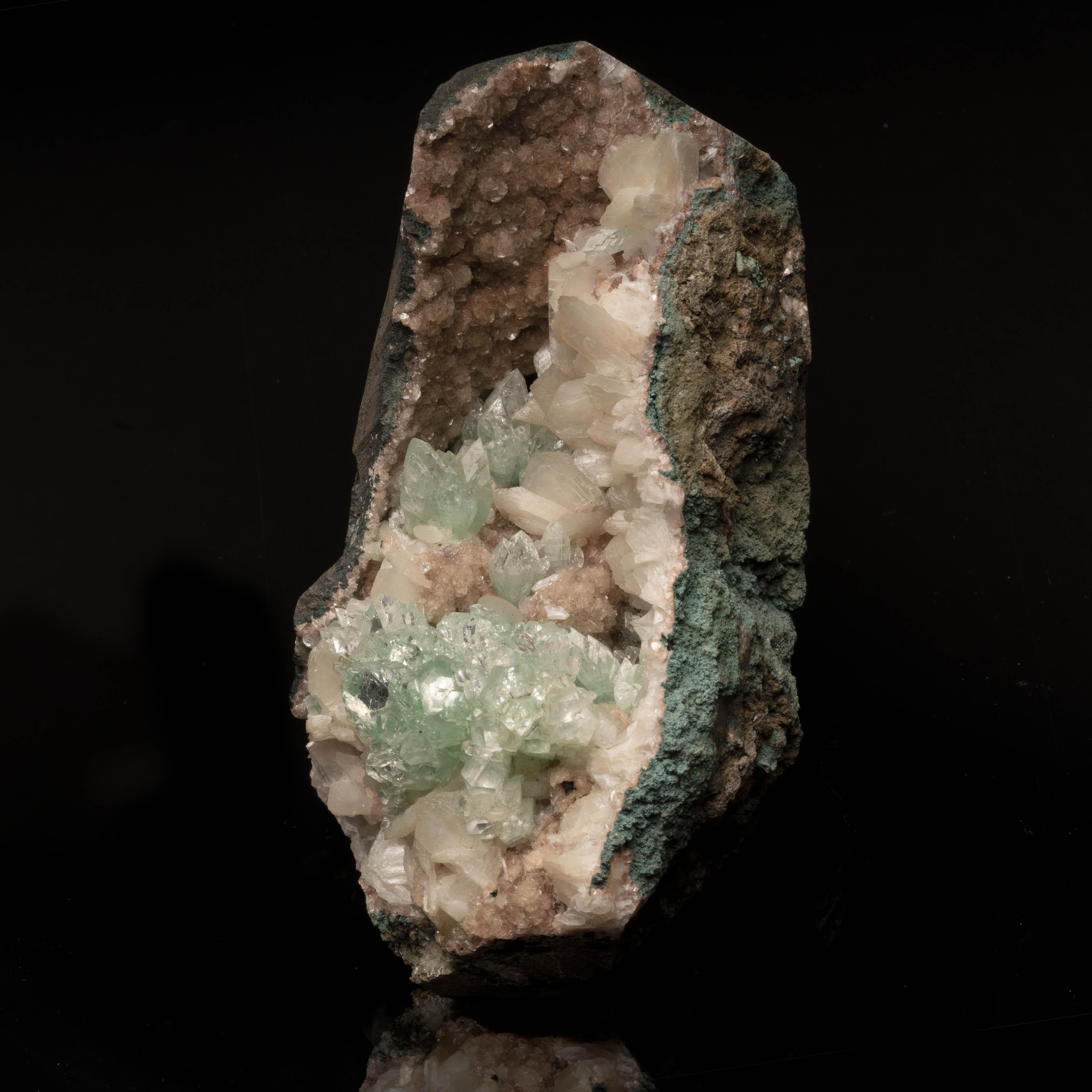 Green Apophyllite and Stilbite on Red Heulandite II In New Condition For Sale In New York, NY
