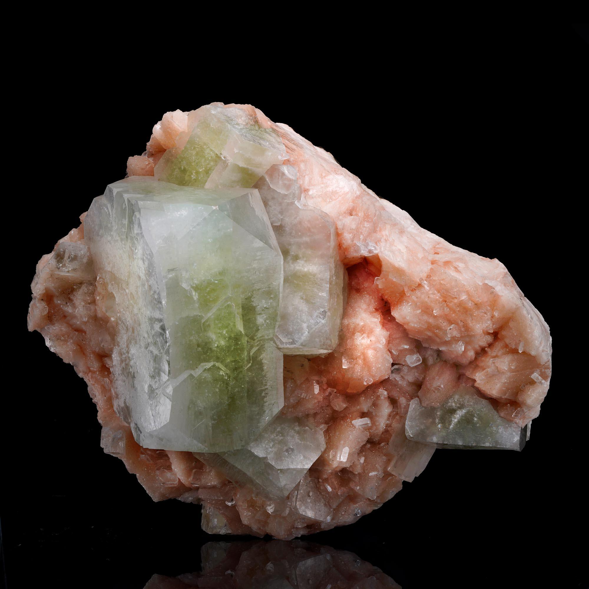 XXI secolo e contemporaneo Apofillite verde su Stilbite in vendita