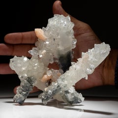 Grünes Apophyllit mit Calcite und Stilbite auf matrix aus Jalgaon,  Maharashtra