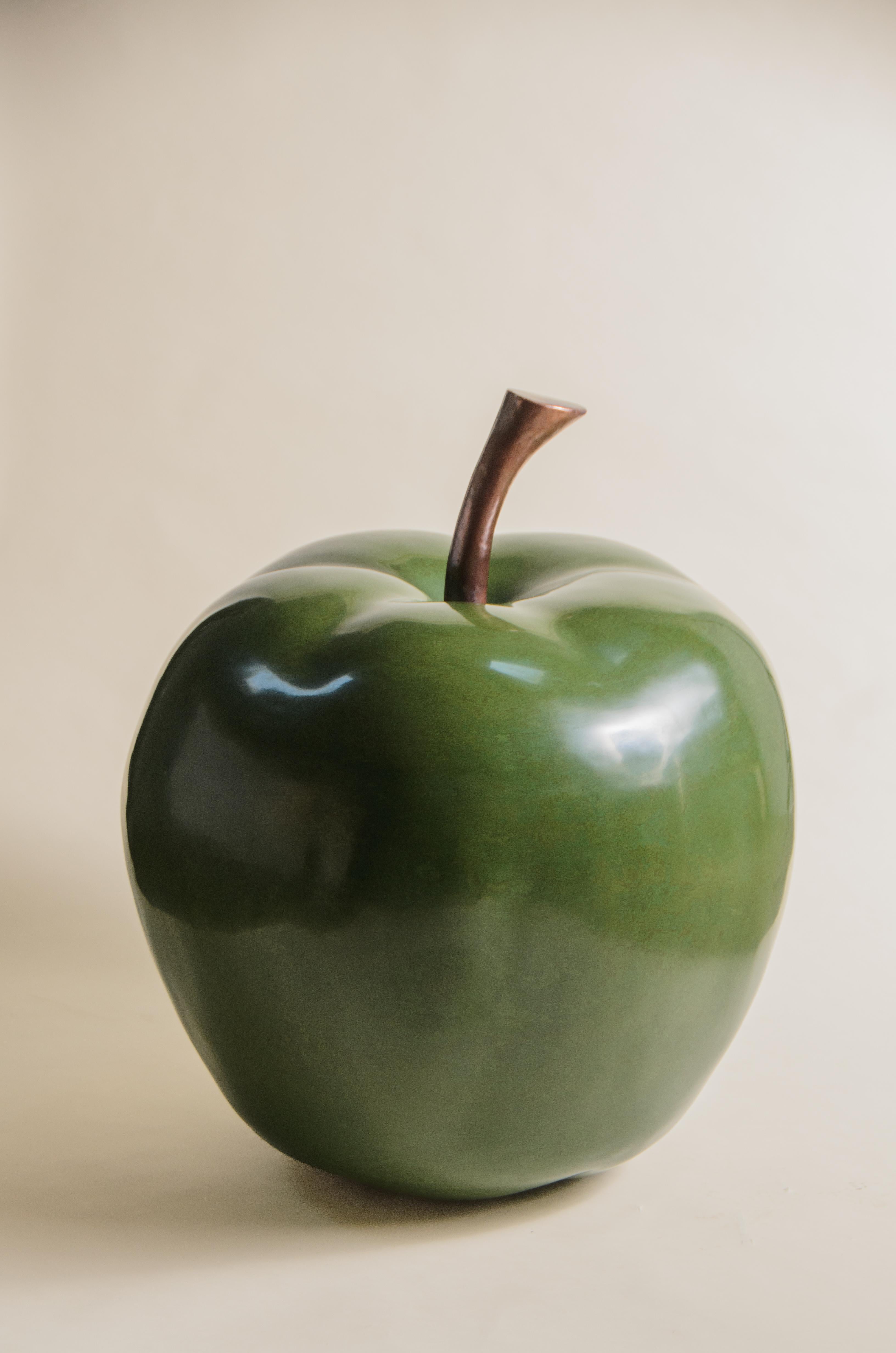 Lacquered Green Apple Lacquer Sculpture w/ Copper Stem by Robert Kuo, Limited Edition For Sale