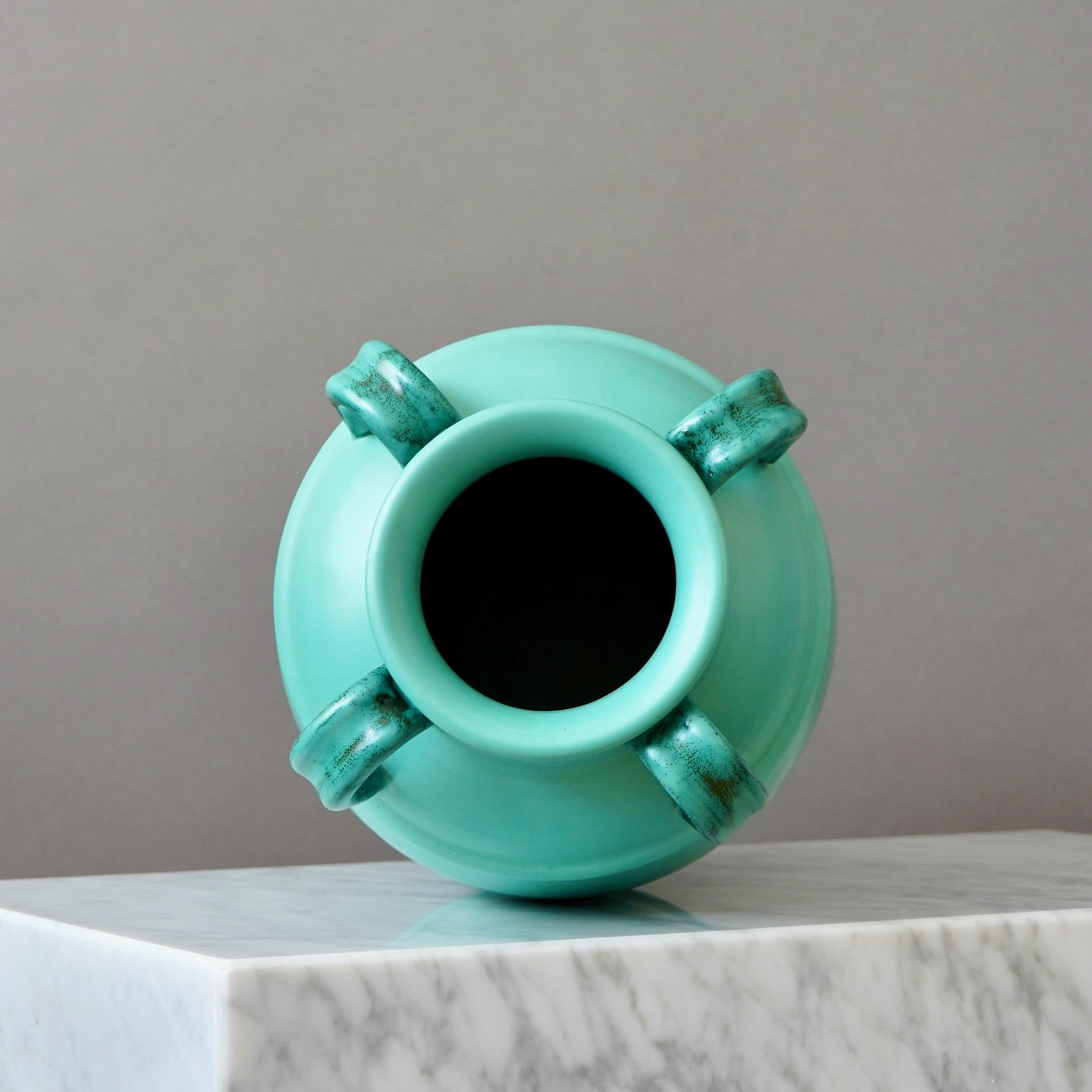 Suédois Vase de sol Art Déco vert par Ewald Dahlskog, Bo Fajans, Suède, années 1930 en vente