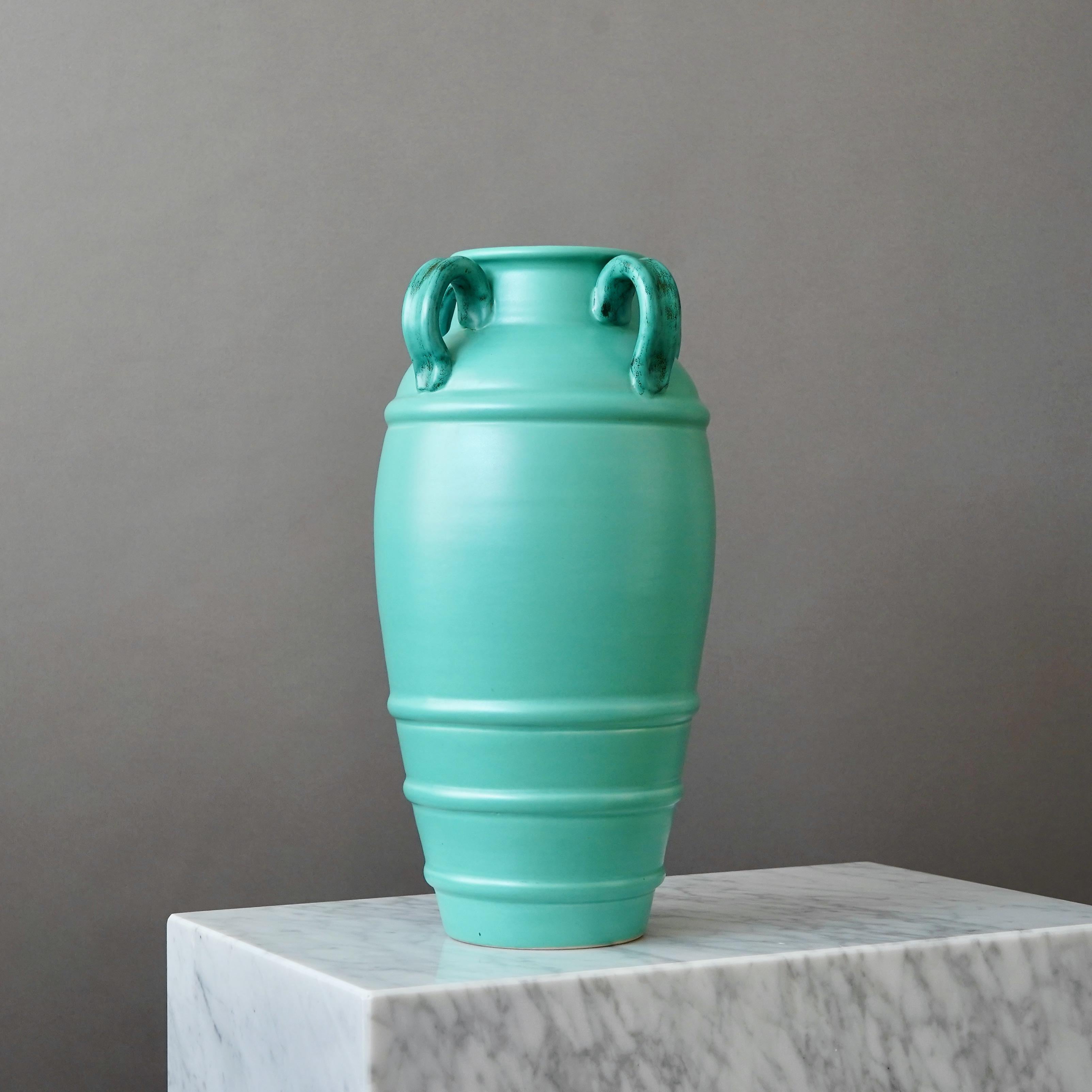 20ième siècle Vase de sol Art Déco vert par Ewald Dahlskog, Bo Fajans, Suède, années 1930 en vente