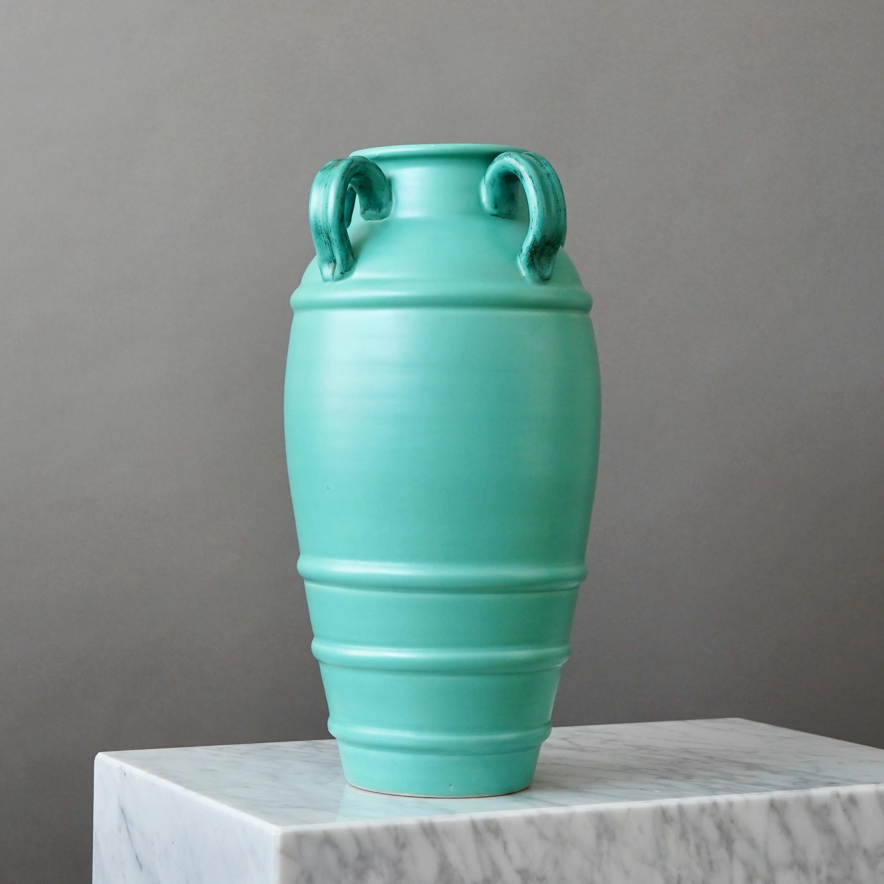 Vase de sol Art Déco vert par Ewald Dahlskog, Bo Fajans, Suède, années 1930 en vente 1