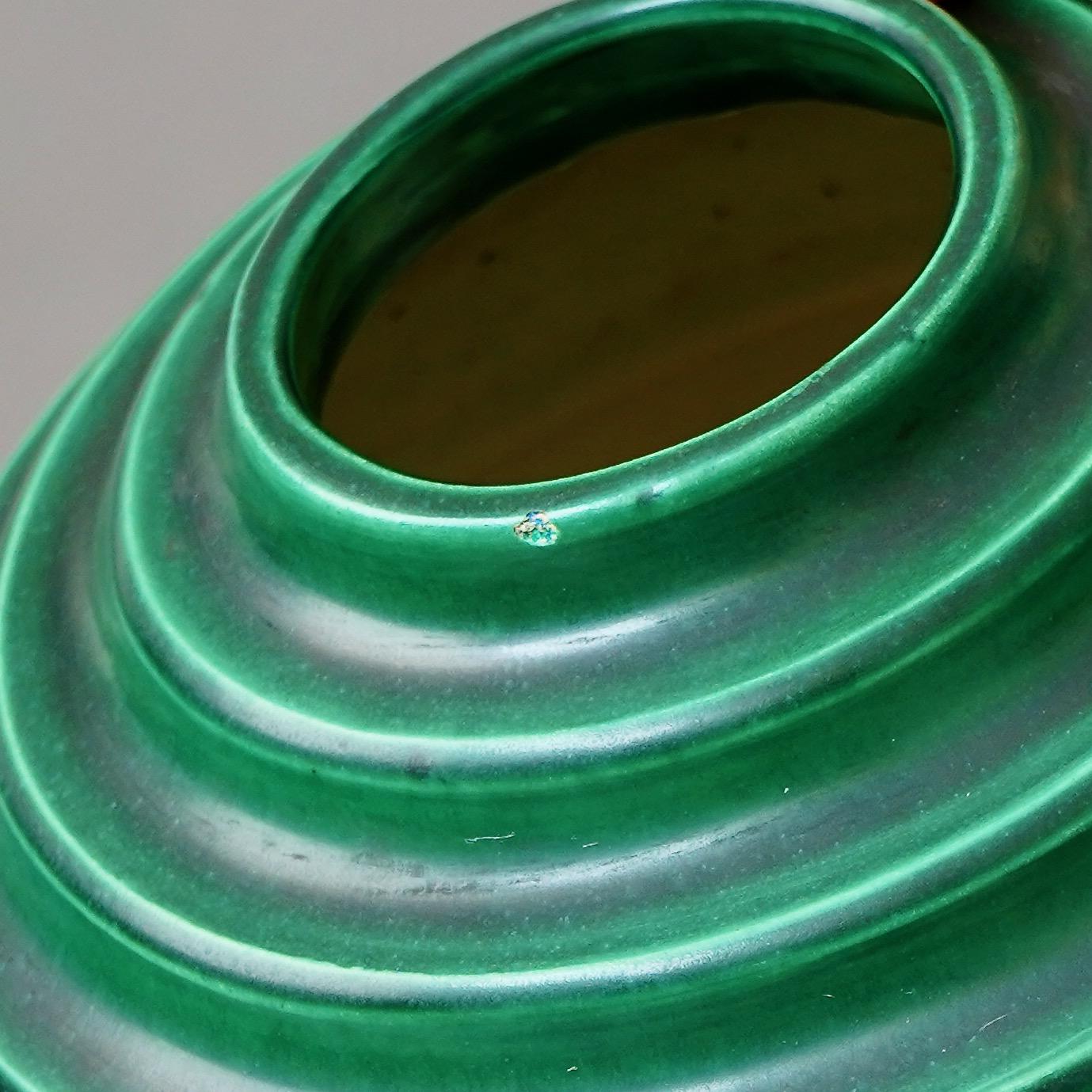 Vase globe Art Déco vert par Ewald Dahlskog, Bo Fajans, Suède, années 1930 en vente 3
