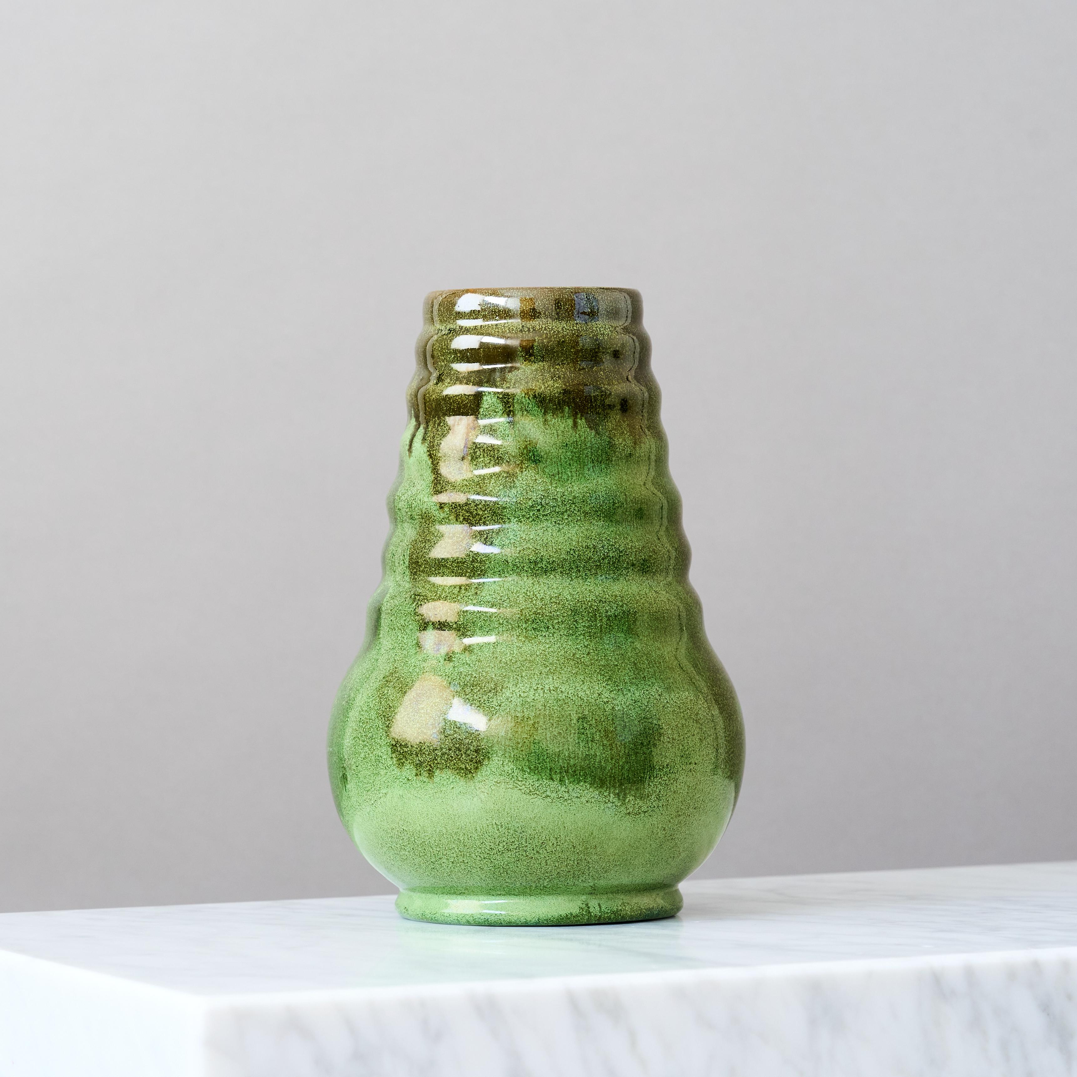 Jarrón de cerámica Art Decó verde de Erik Mornils para Nittsjo, Suecia, años 30. siglo XX en venta