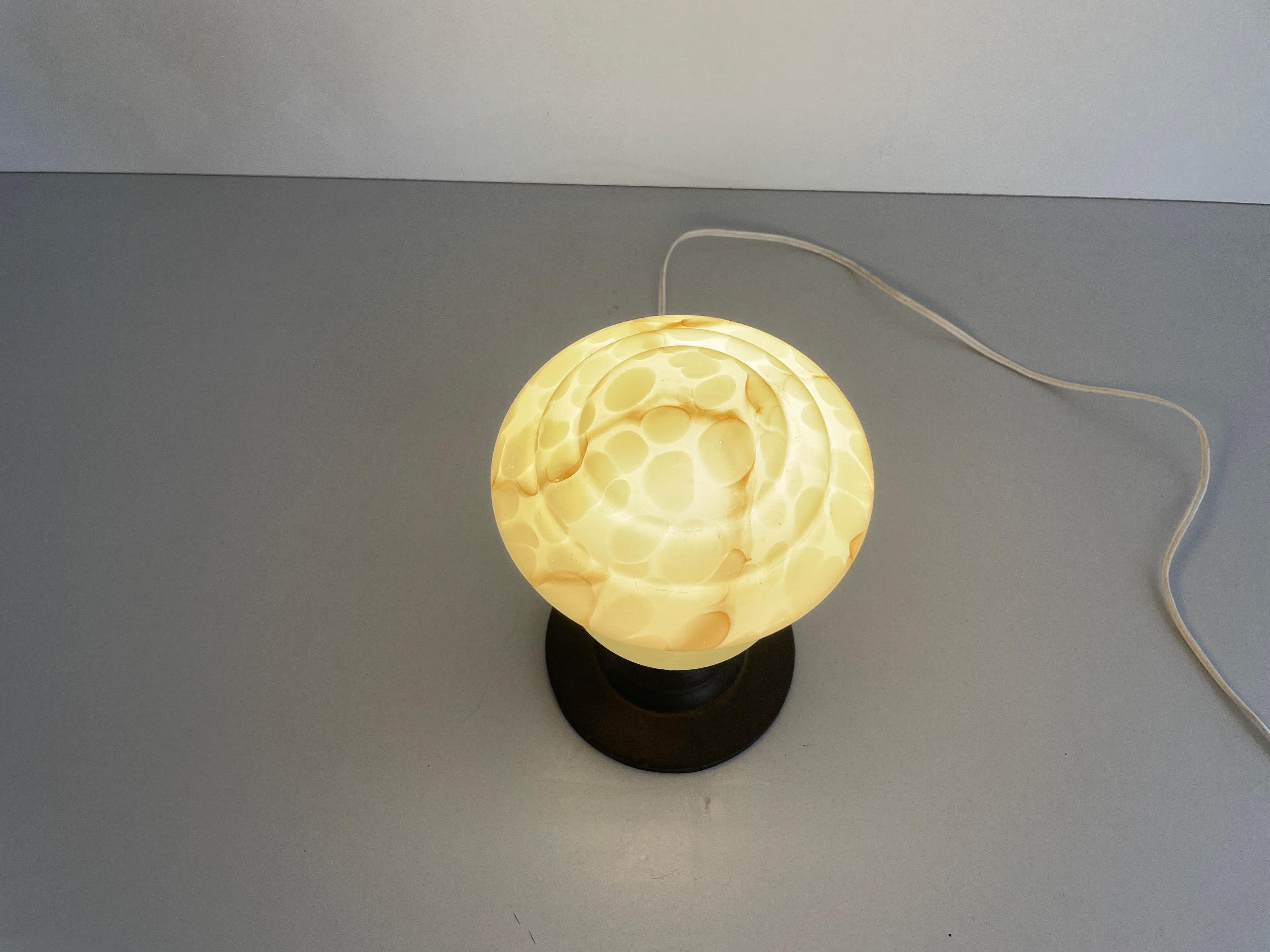 Pequeña lámpara de techo de cristal Art Decó verde, años 50, Alemania en venta 7
