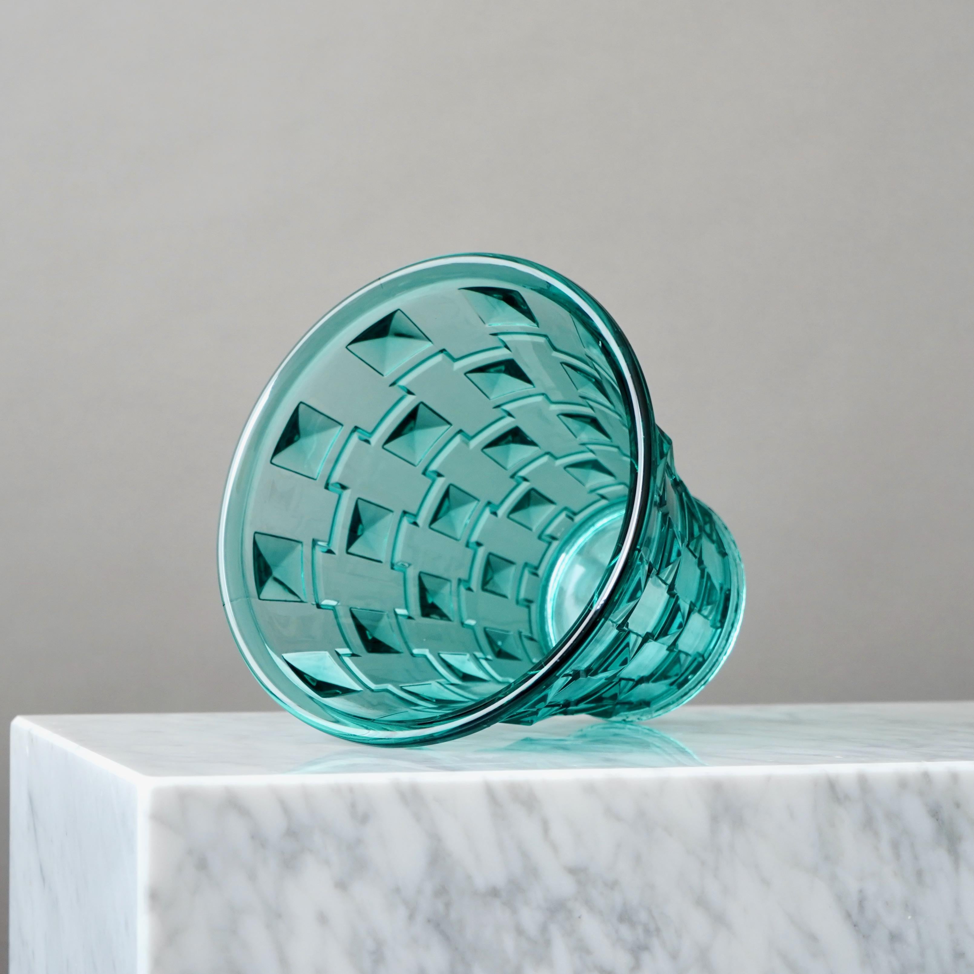 Art déco Vase en verre Art Déco vert de Simon Gate. Orrefors, Suède, 1930. La grâce suédoise. en vente