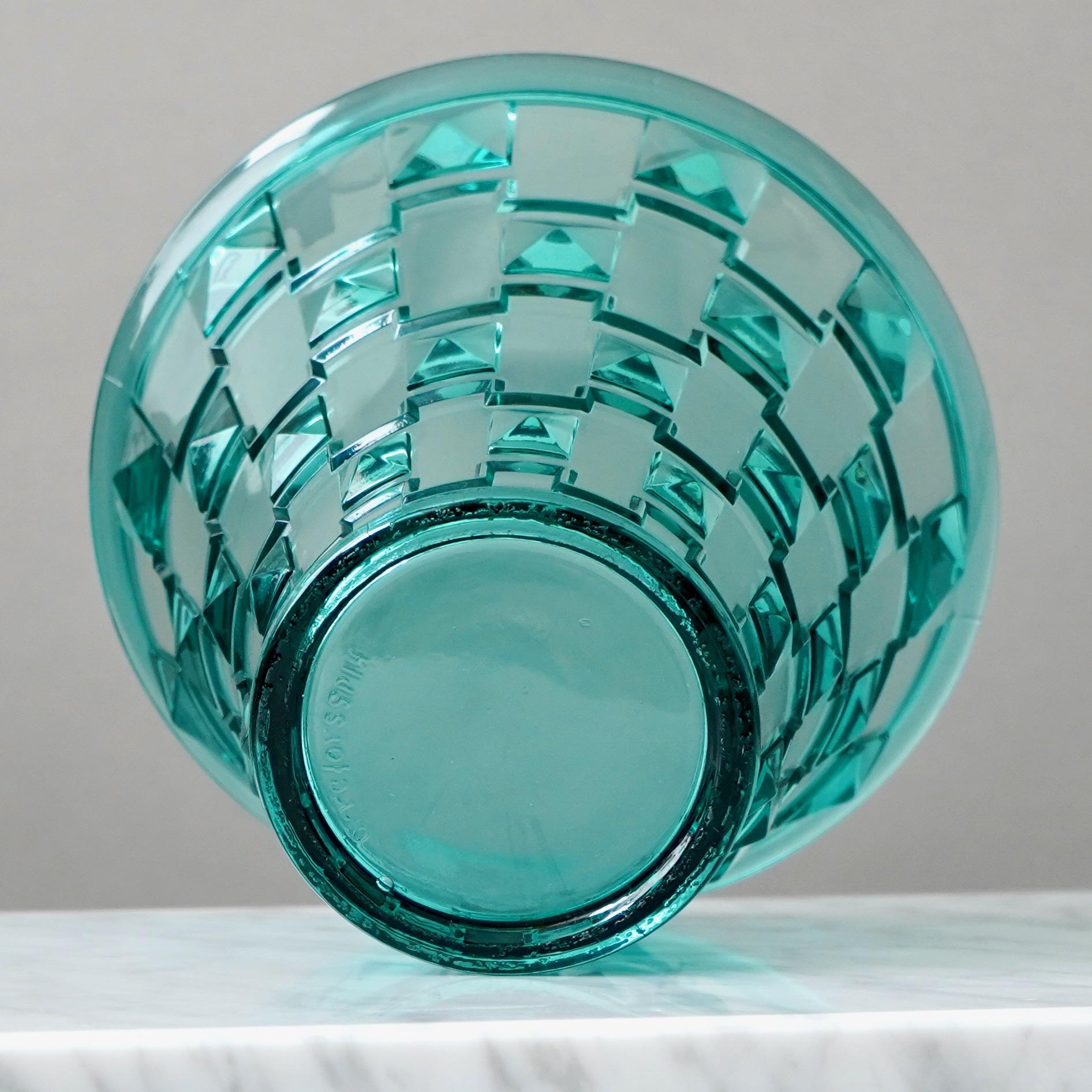 Vase en verre Art Déco vert de Simon Gate. Orrefors, Suède, 1930. La grâce suédoise. Bon état - En vente à Malmö, SE