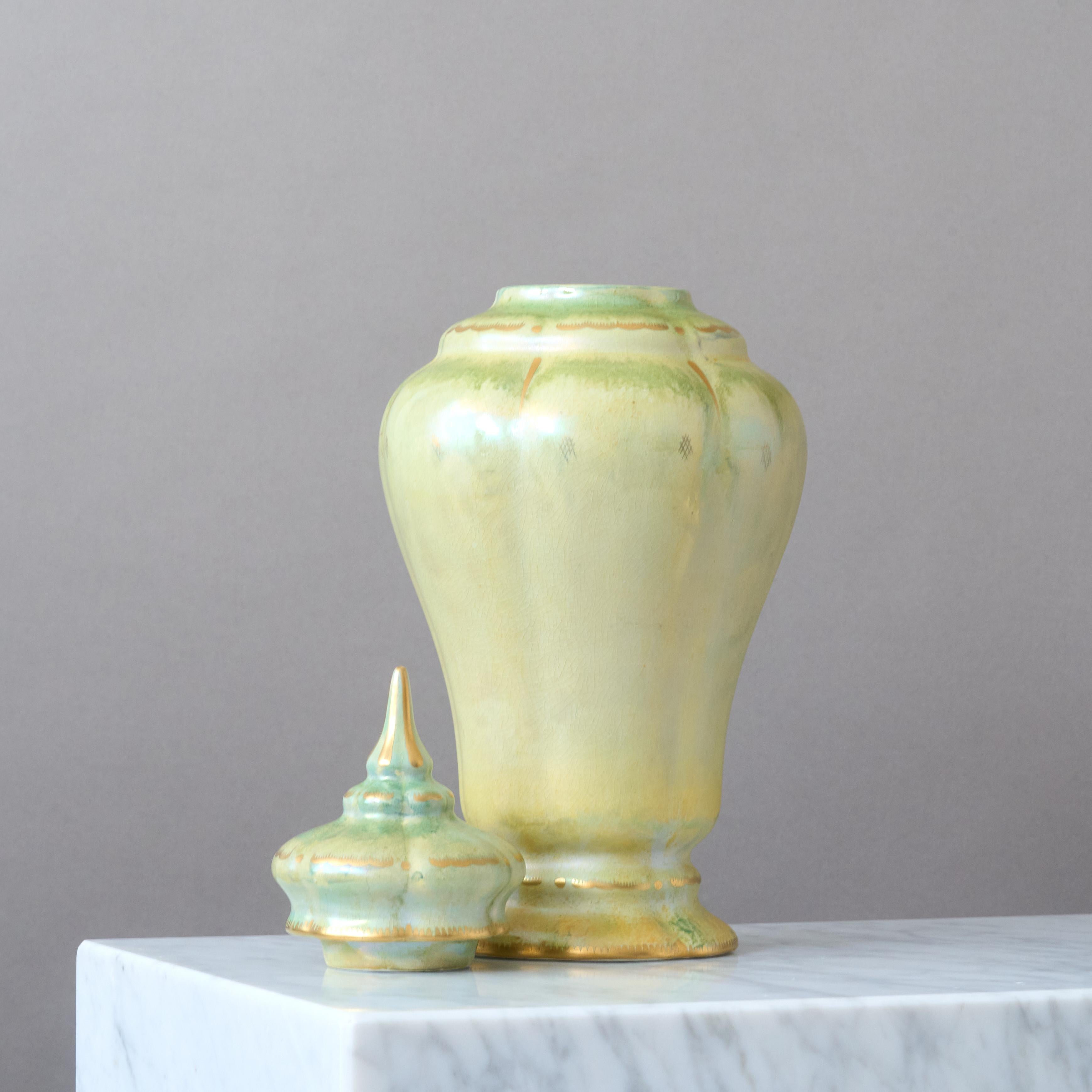 Smaltato Urna con coperchio verde Art Deco di Josef Ekberg per Gustavsberg, Svezia, 1928. in vendita