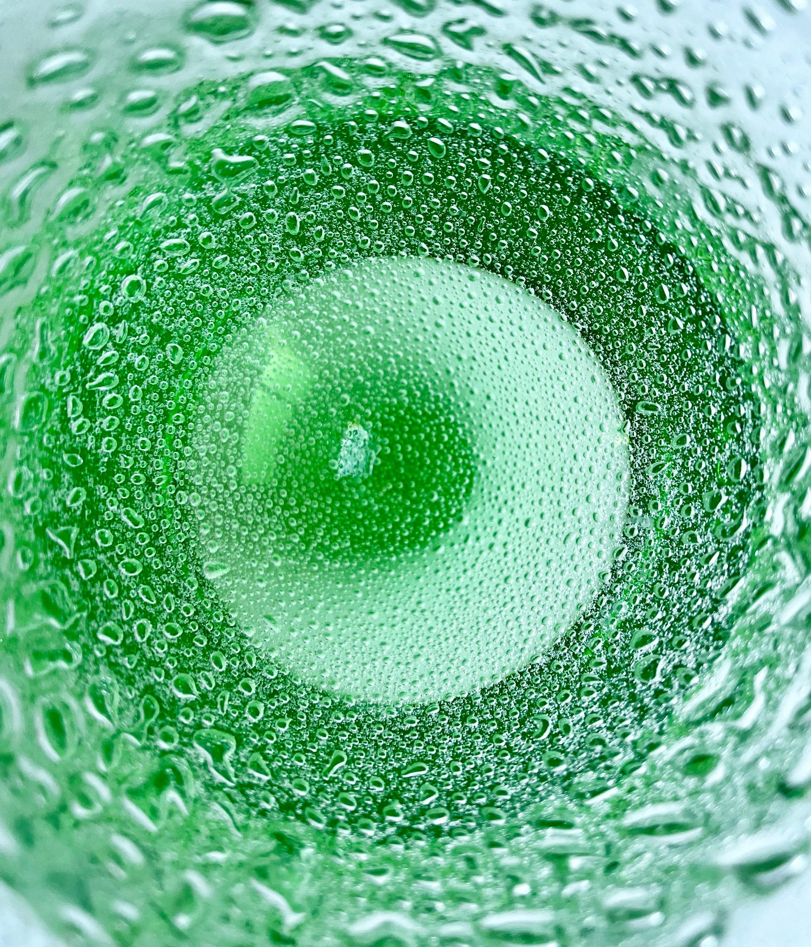 Vaso in vetro artistico verde con bolle, scandinavo, anni '50 circa in vendita 5