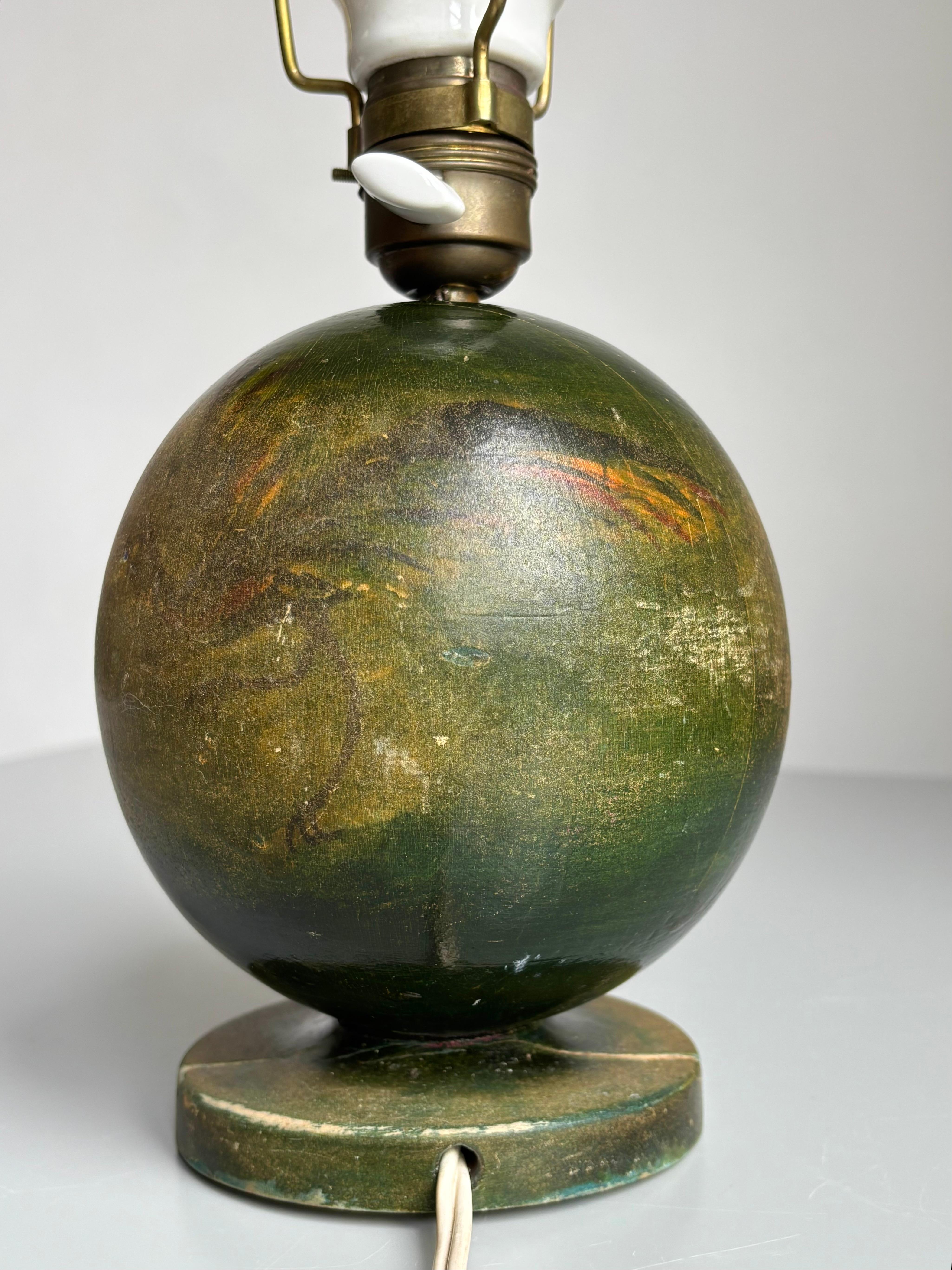 Lámpara globo decorativa de madera Art Nouveau verde con pájaros, años 20 siglo XX en venta