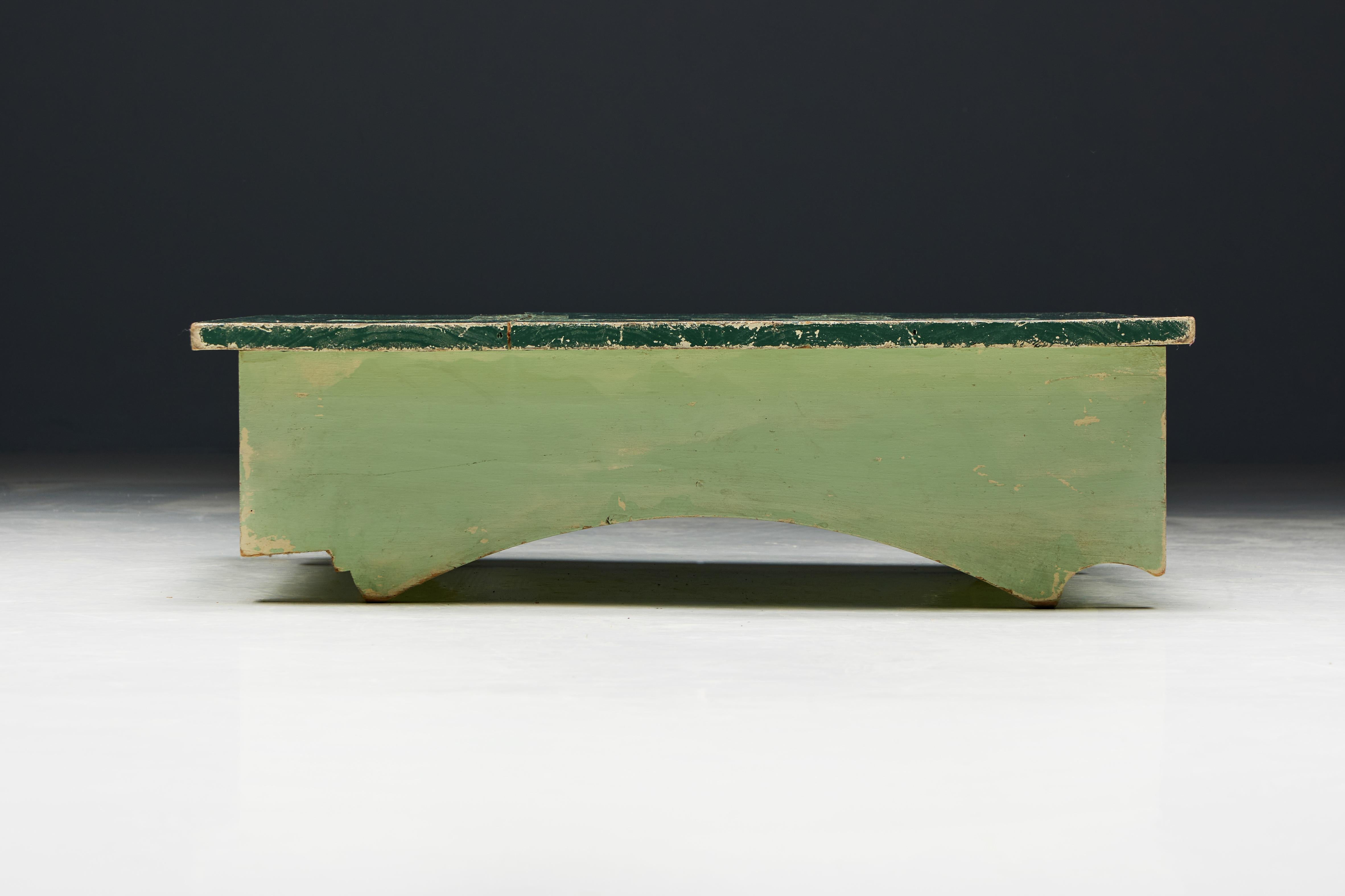 Français Table d'appoint Populaire vert, France, 19ème siècle en vente