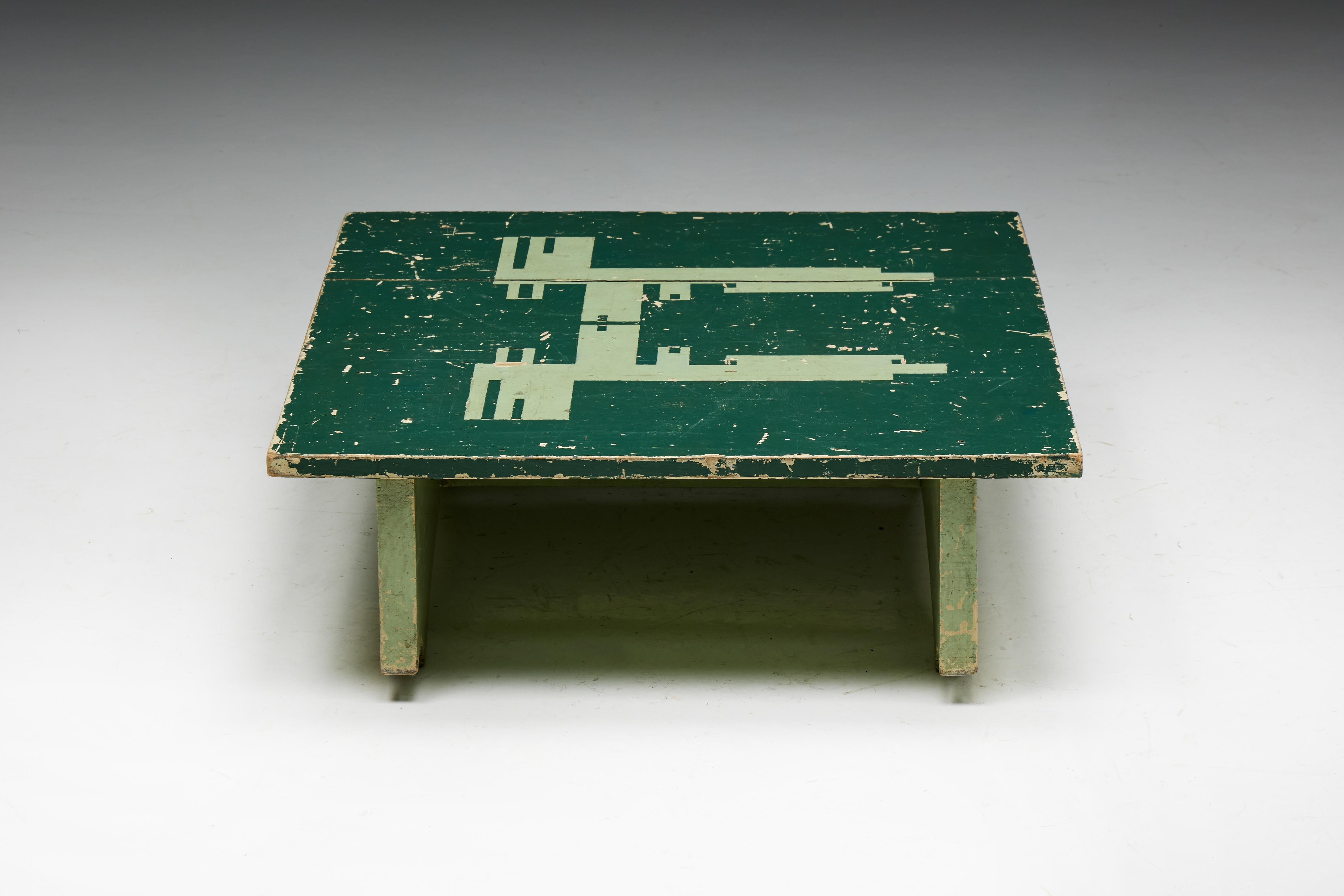 Bois Table d'appoint Populaire vert, France, 19ème siècle en vente