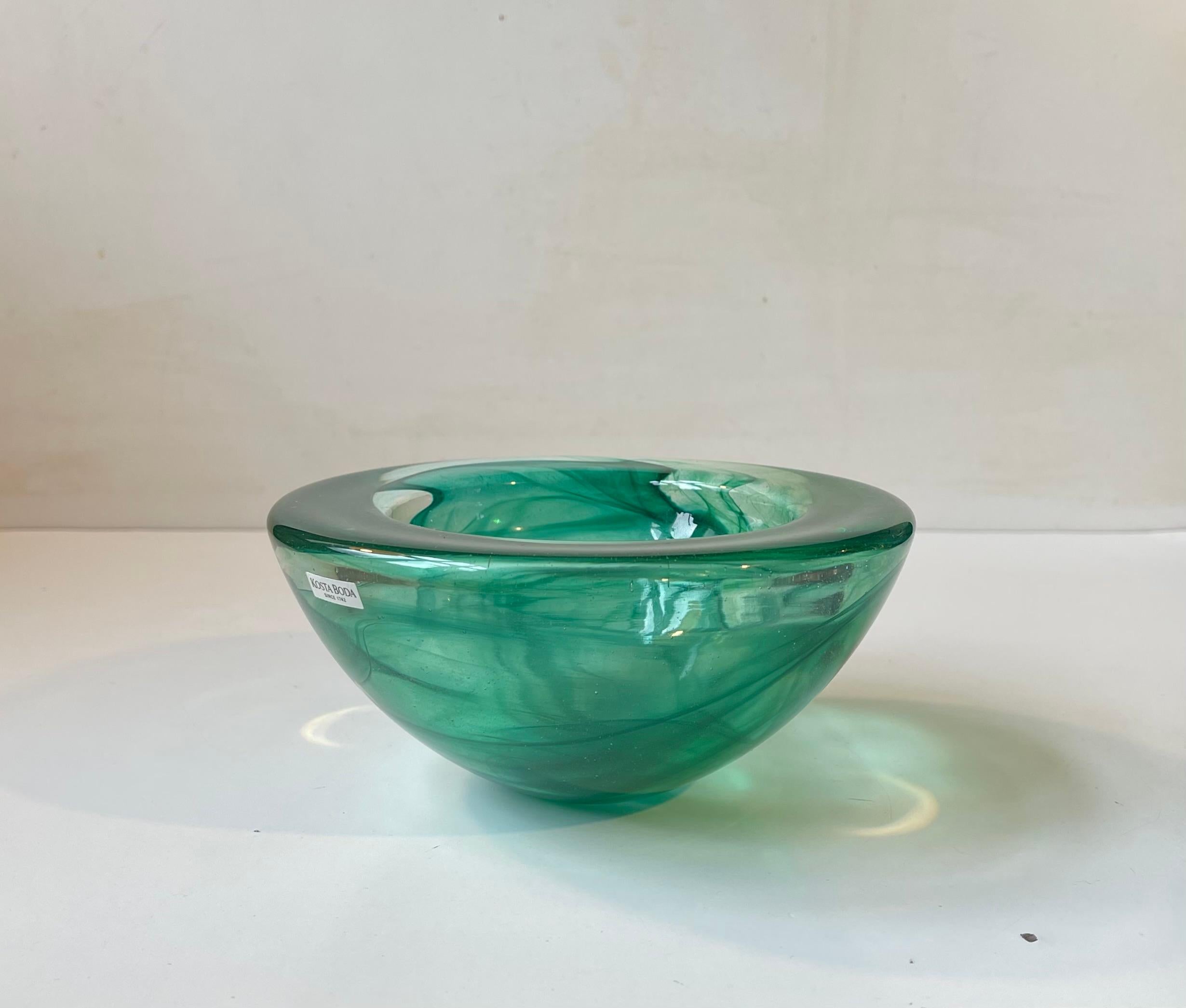 Modern Green Atoll Art Glass Bowl by Anna Ehrner for Kosta Boda, 1980s For Sale