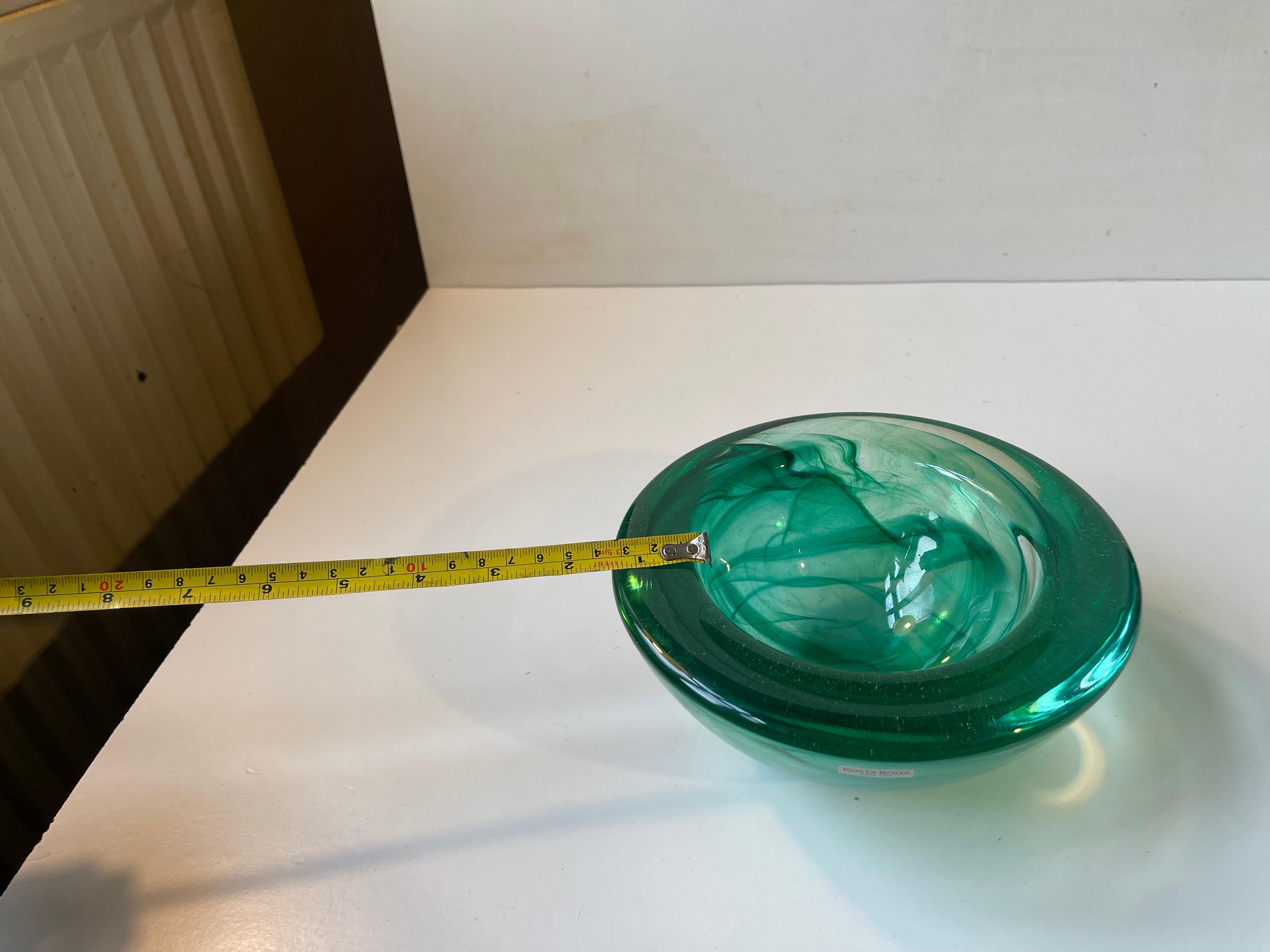 Green Atoll Art Glass Bowl by Anna Ehrner for Kosta Boda, 1980s For Sale 1