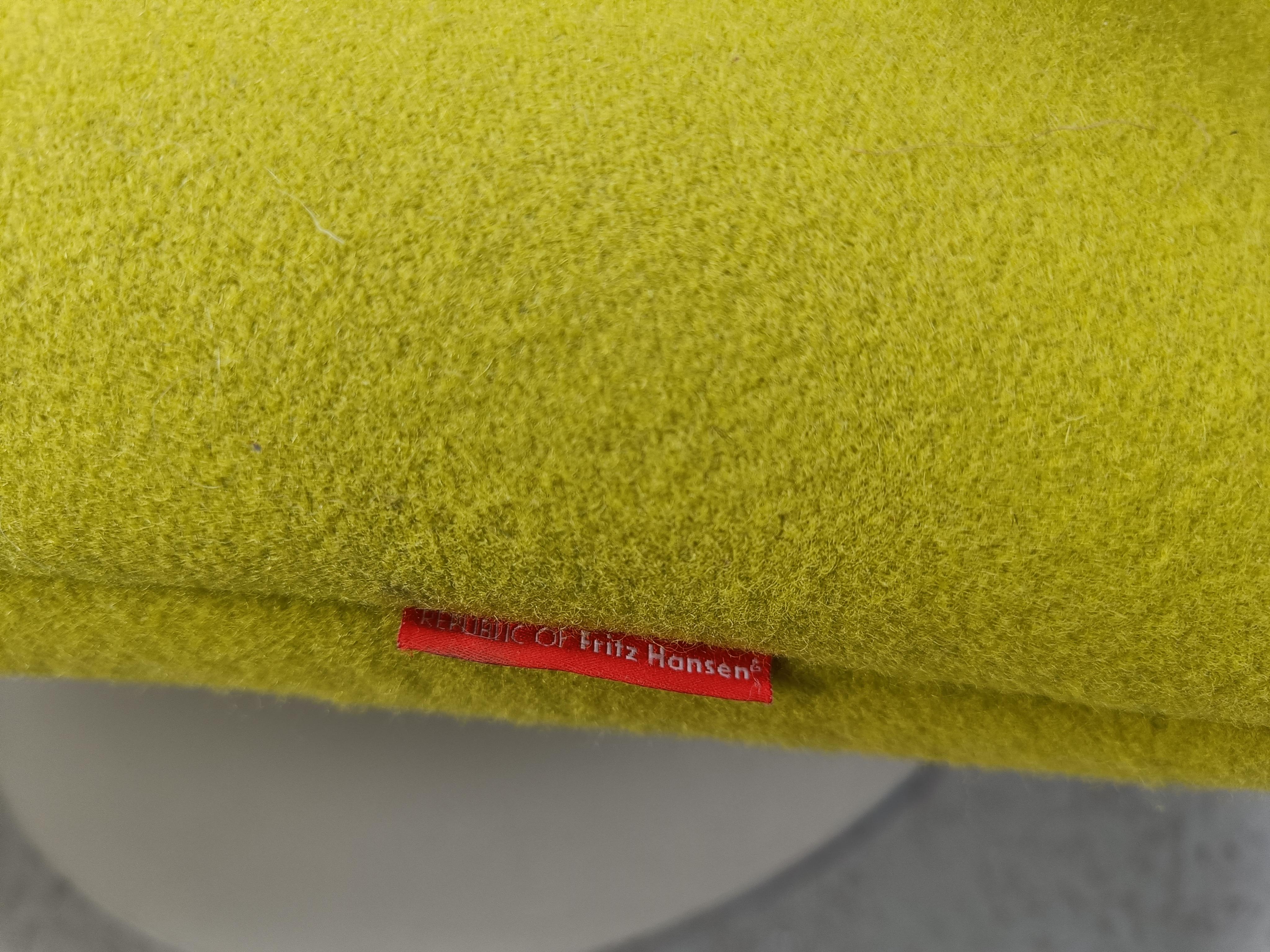 Fauteuil de salon vert Attitude de Morten Voss pour Fritz Hansen, 2007 en vente 1