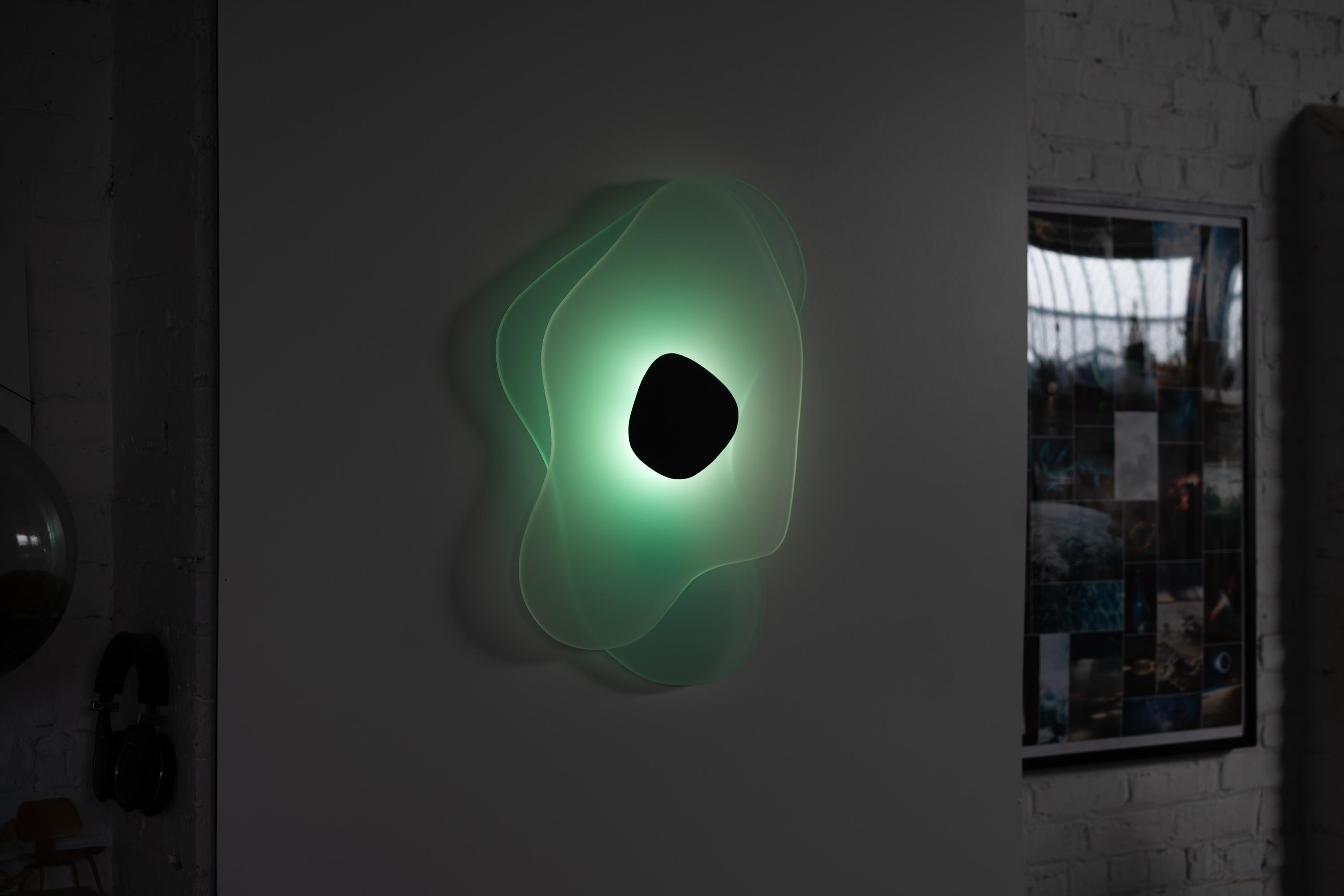 XXIe siècle et contemporain Applique LED Aurora en résine verte de Richard Clarkson Studio en vente