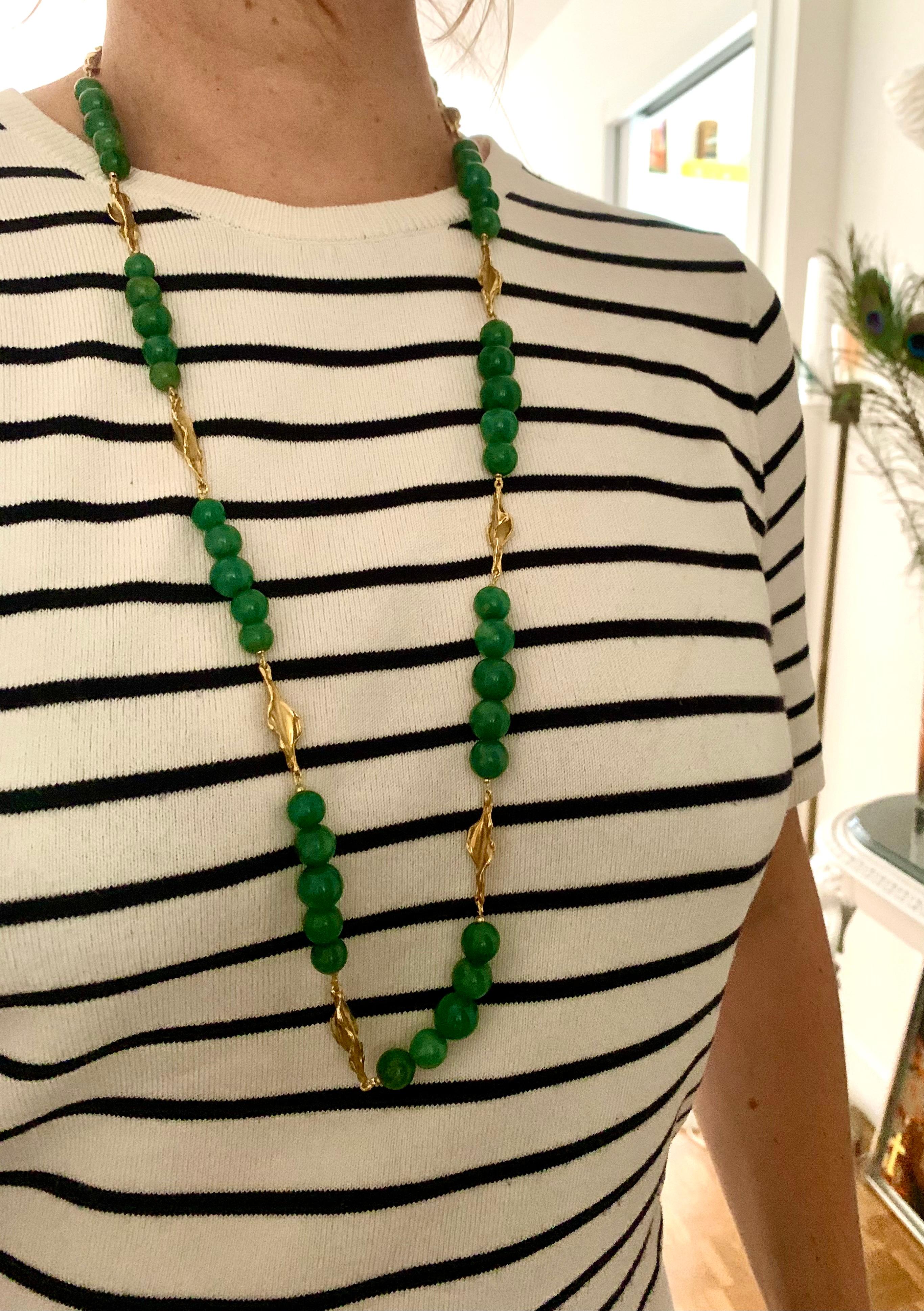 Retro Green Aventurine 18 Karat Yellow Gold Long Necklace