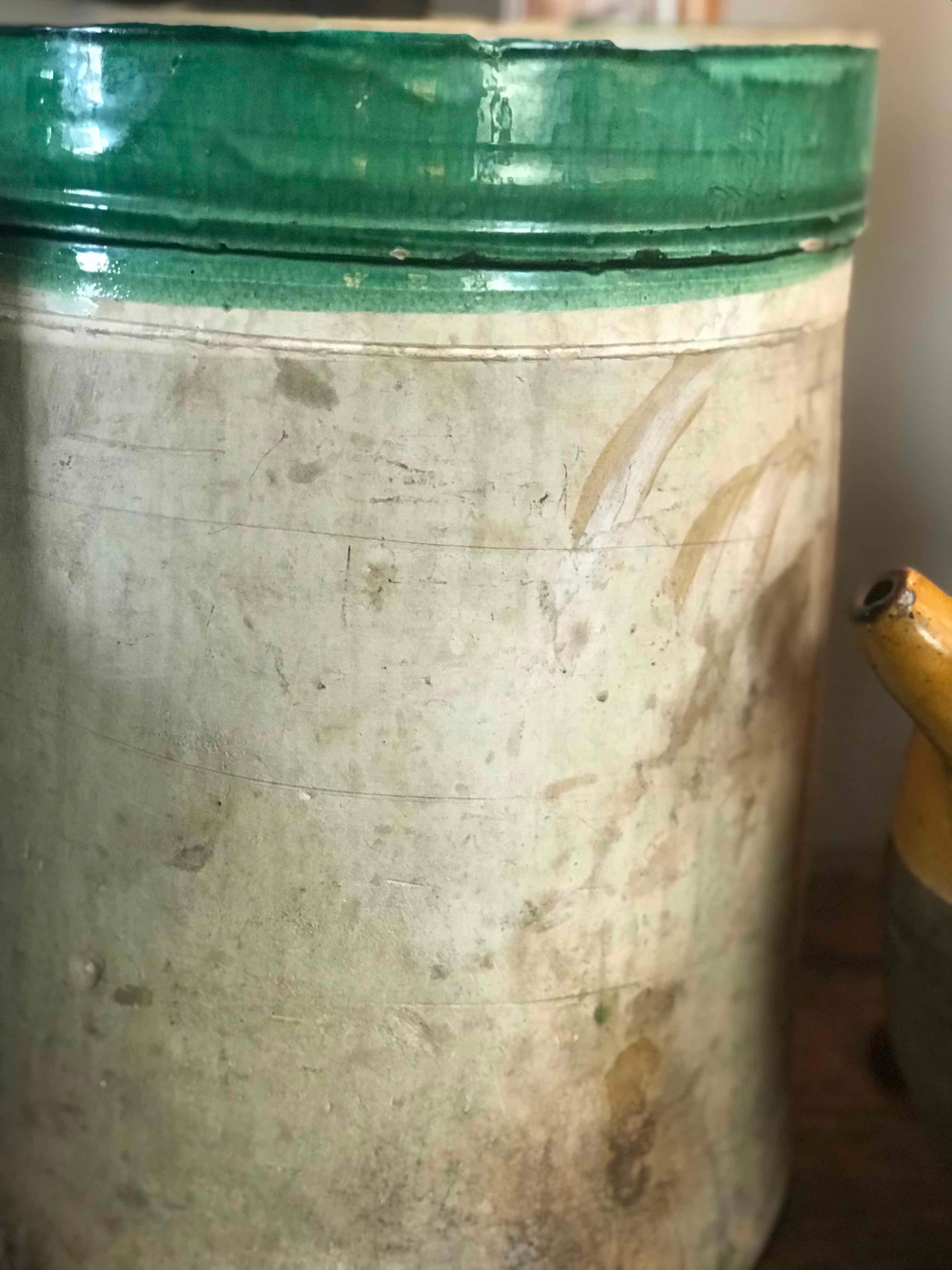 Green Banded Pot from Early 20th Century England In Good Condition In Los Angeles, CA