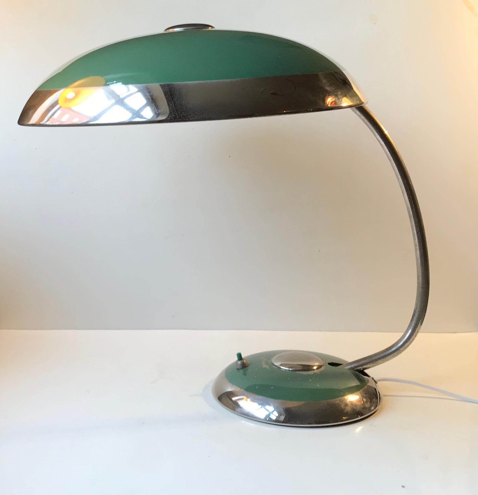 Lámpara de escritorio verde Bauhaus de Helo Leuchten Alemania, años 40 en Bueno estado para la venta en Esbjerg, DK
