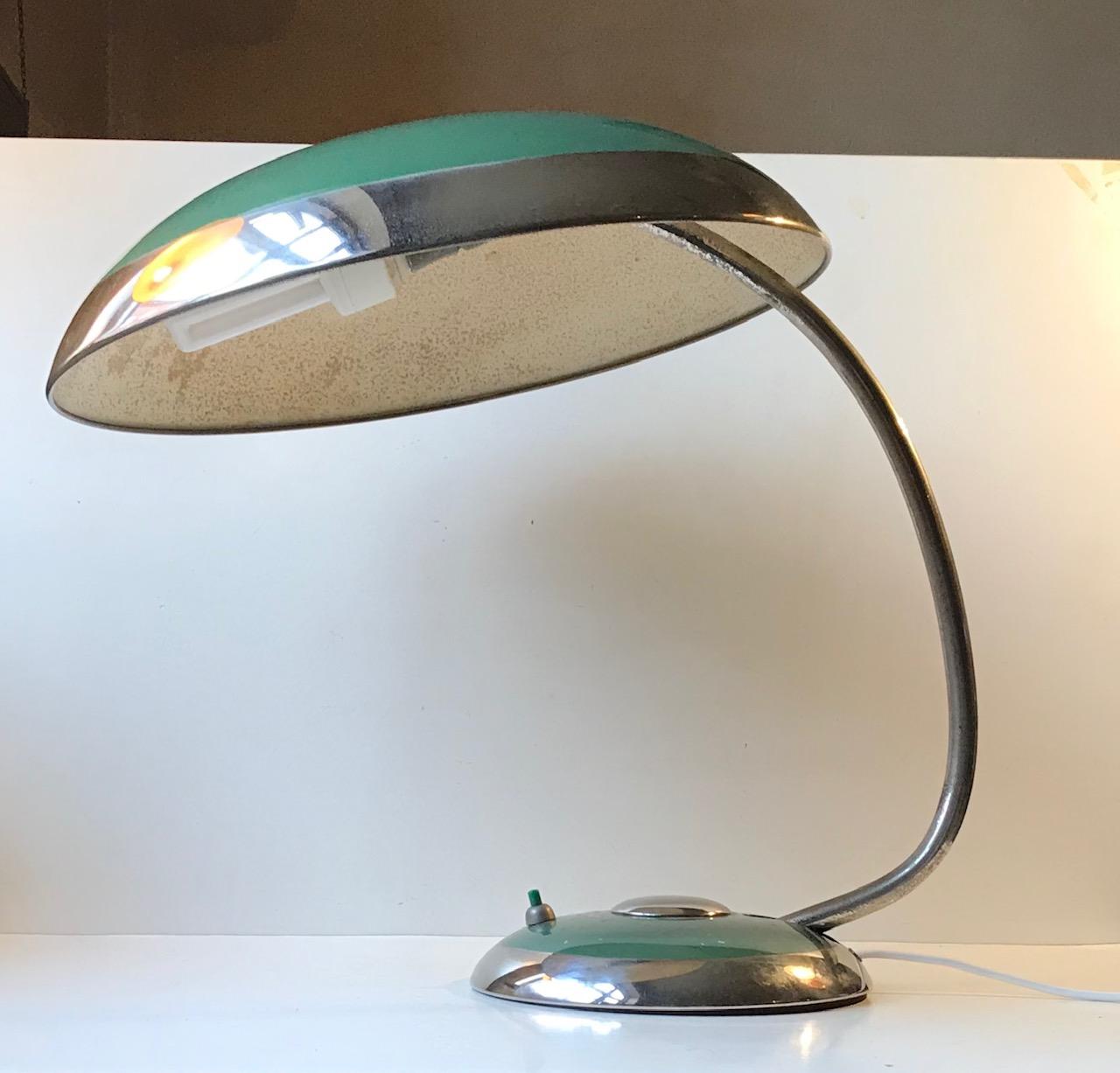 Lámpara de escritorio verde Bauhaus de Helo Leuchten Alemania, años 40 mediados del siglo XX en venta