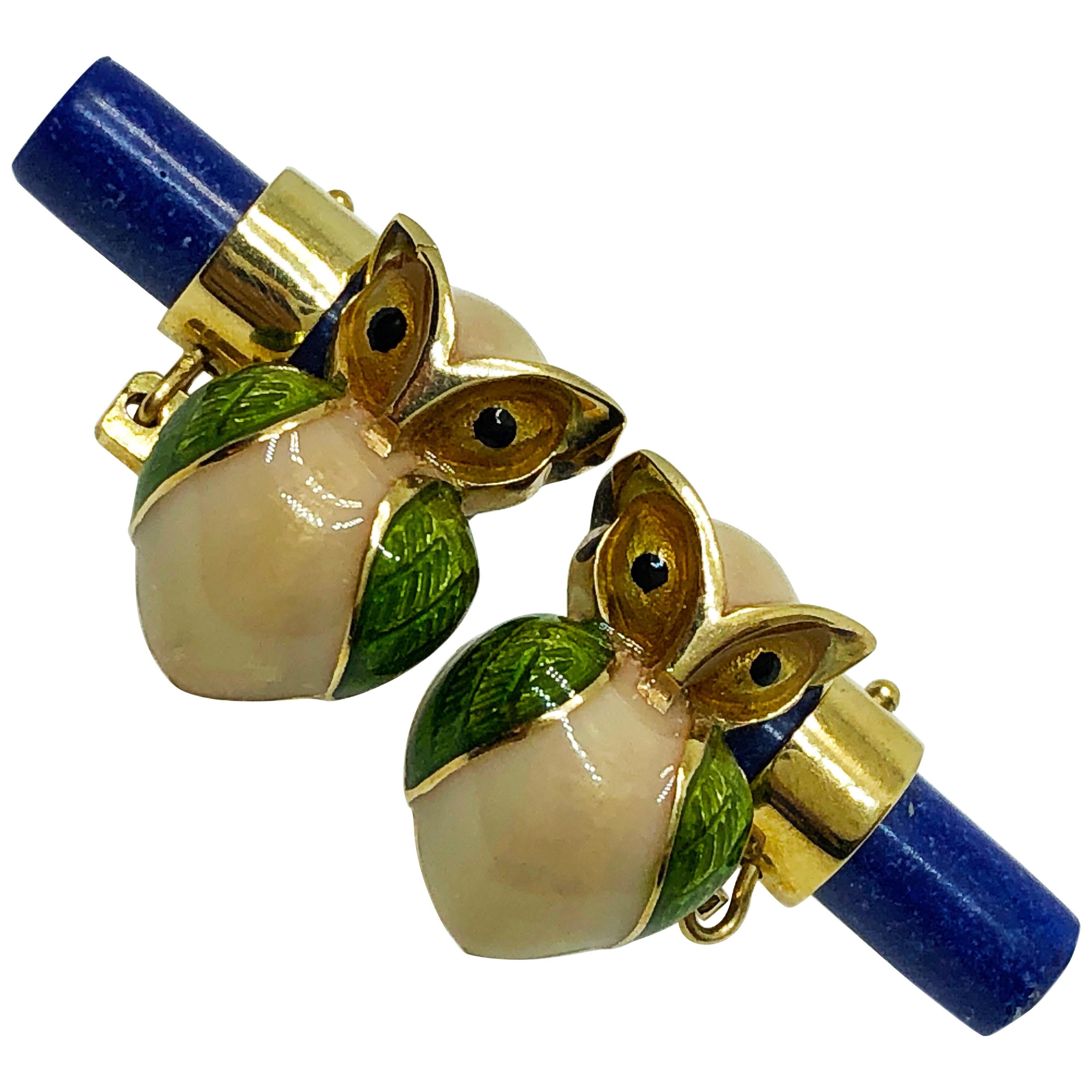 Manschettenknöpfe aus Gelbgold von Hand emailliert in Eulenform aus Lapis Baton in Grün und Beige im Angebot