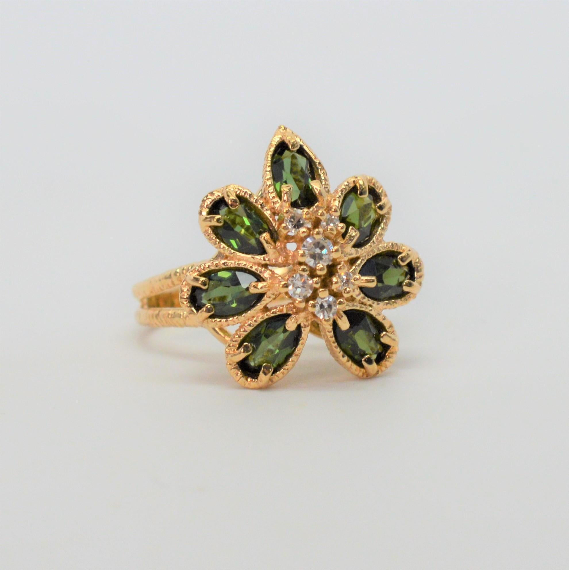 Green Beryl Diamond 14 Karat Yellow Gold Floral Burst Cocktail Ring In New Condition In Mount Kisco, NY