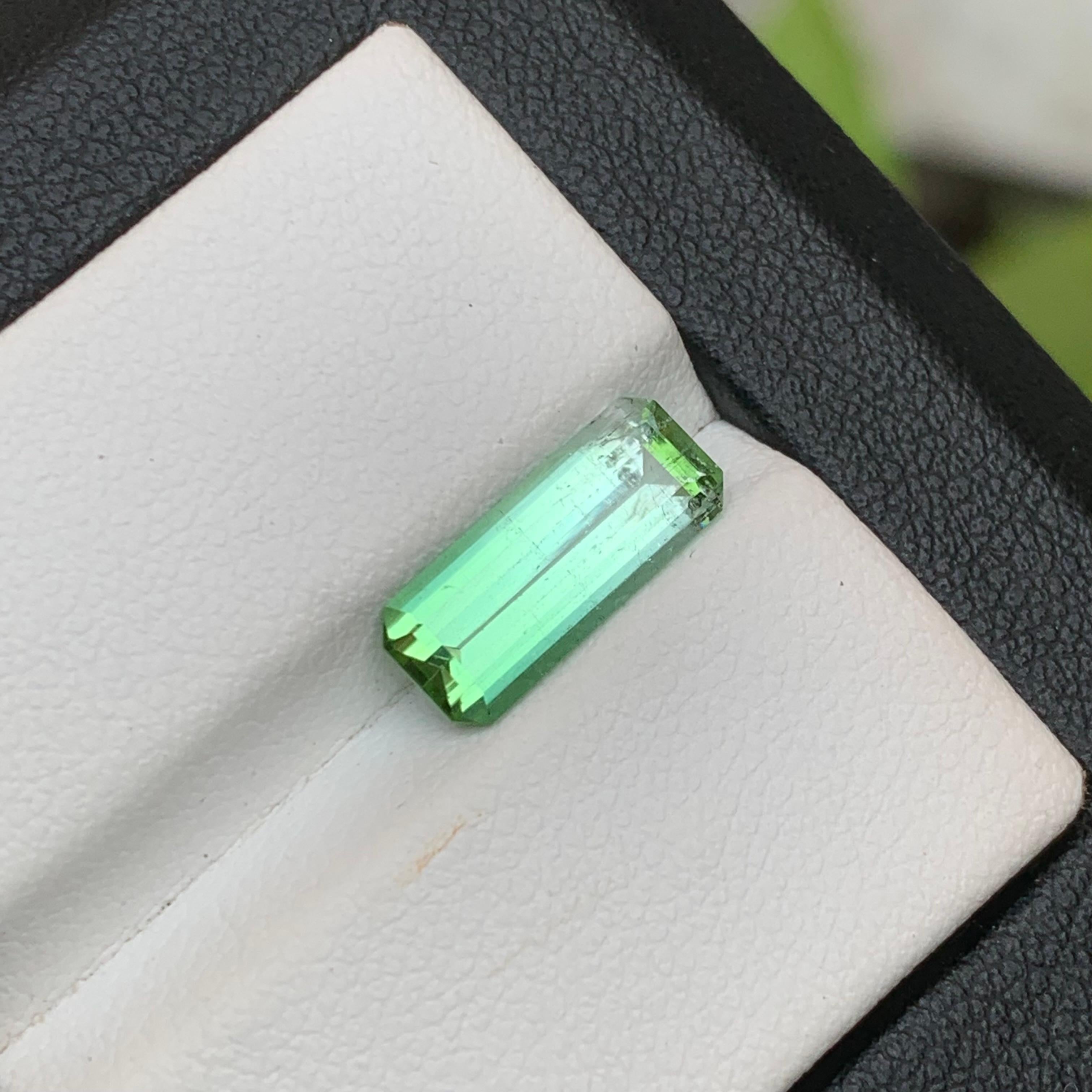 Grüner Bicolor natürlicher Turmalin Ring Edelstein 2,35 Ct Smaragdschliff für Schmuck (Zeitgenössisch) im Angebot