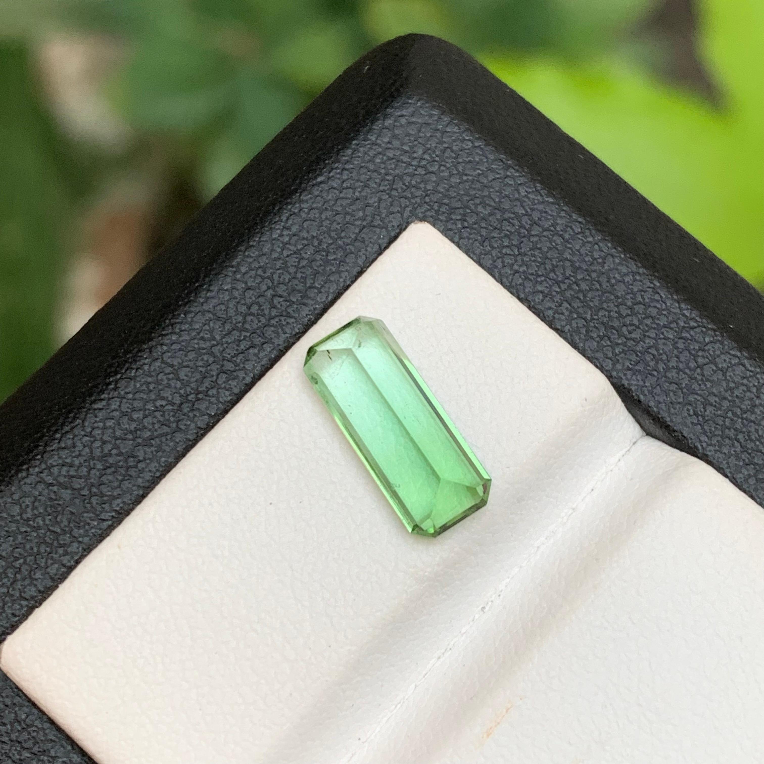 Grüner Bicolor natürlicher Turmalin Ring Edelstein 2,35 Ct Smaragdschliff für Schmuck für Damen oder Herren im Angebot