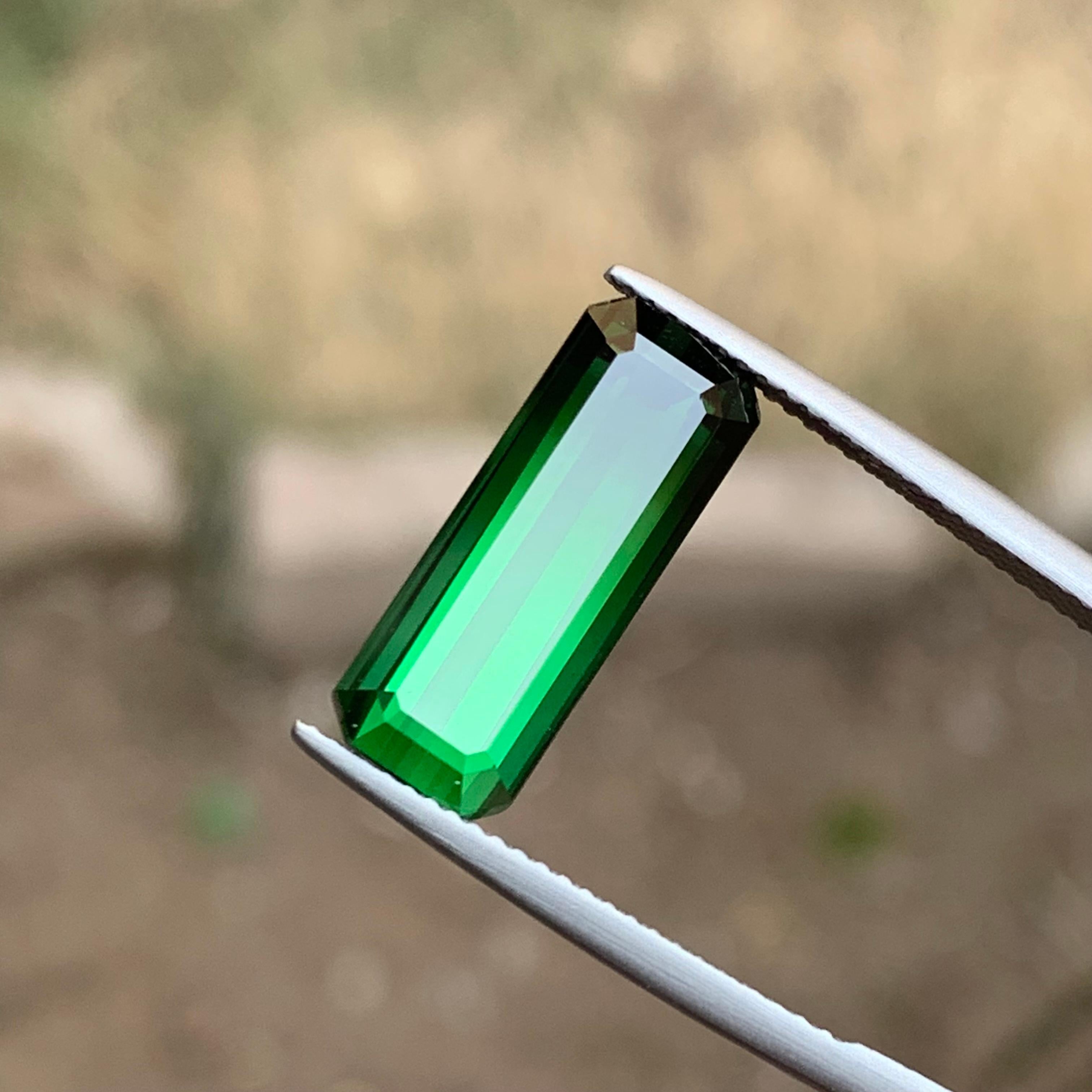 Green & Black Bicolor Natural Tourmaline Gemstone, 7.35 Ct Emerald Cut-Pendant In New Condition For Sale In Peshawar, PK