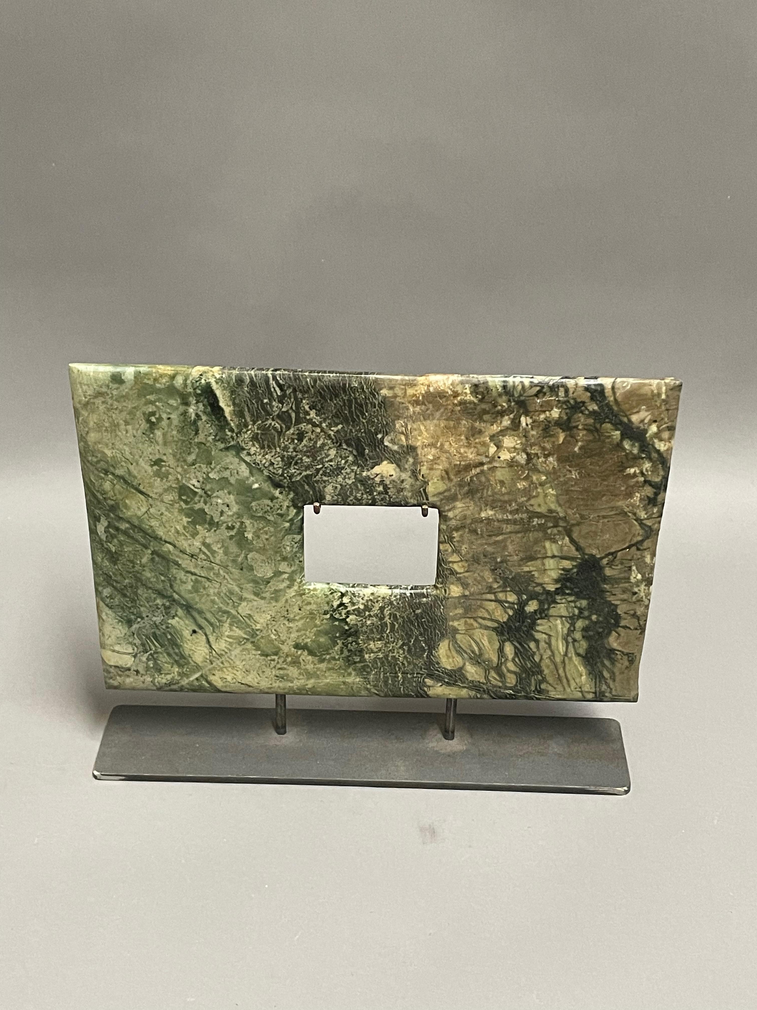 Ensemble de trois disques carrés en jade de forme rectangulaire verts et noirs, Chine en vente 3