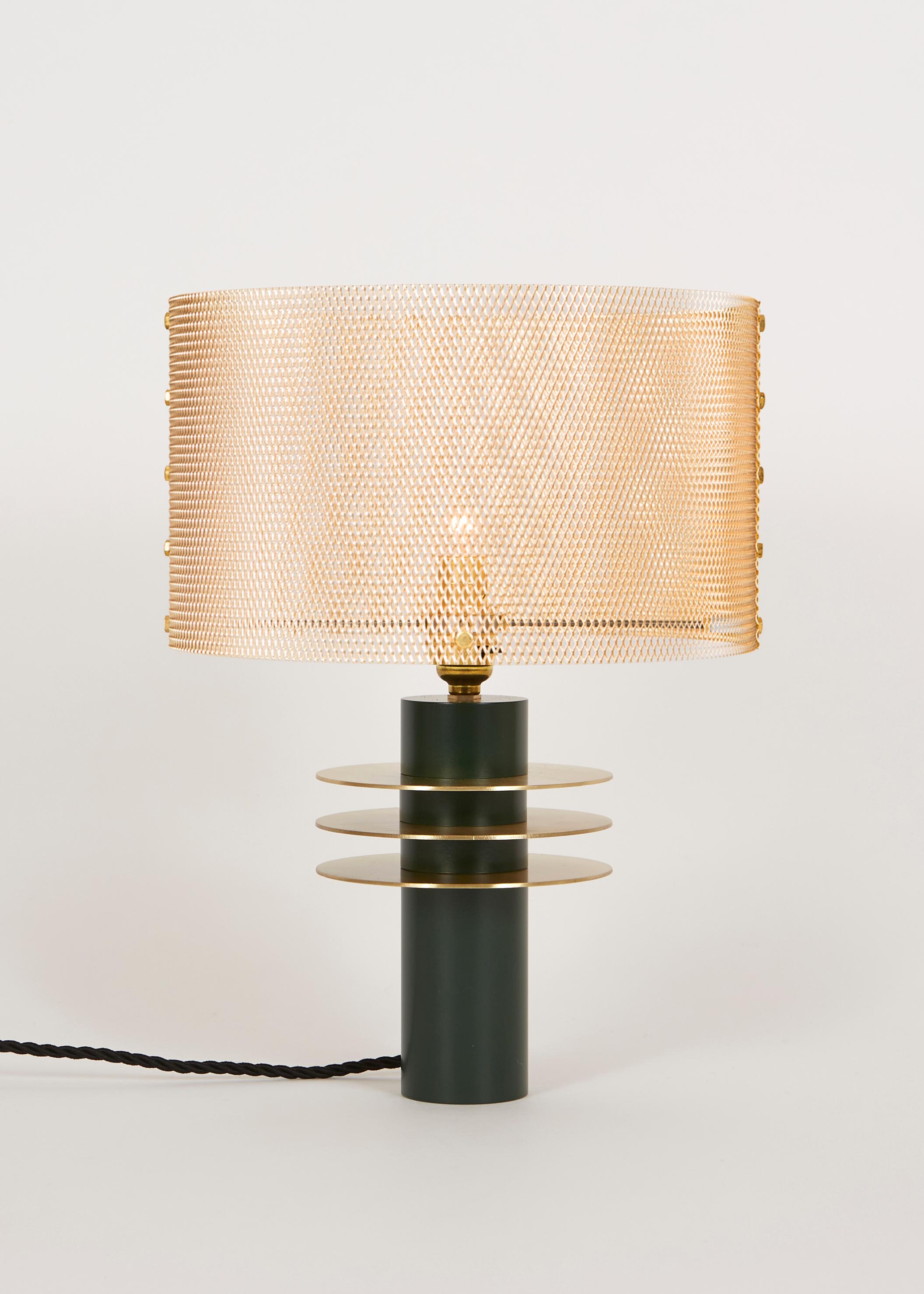 Expanded metal has become a recognisable trademark of Studio Marine Breynaert. The shades form a regular lace. Light lives through the mesh, it is not frozen, it moves and draws changing shadows.
These lamps are suitable for lighting a living room,