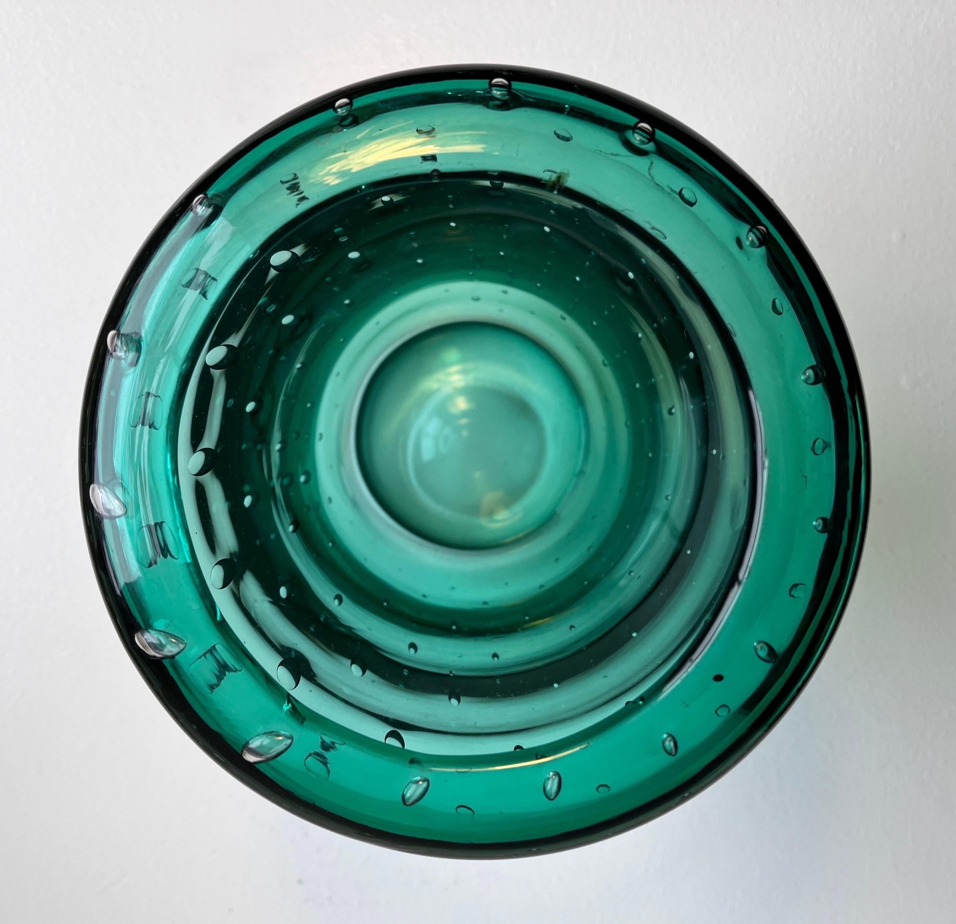 Green Blenko Vase with Air Bubbles, 1950s In Good Condition In Philadelphia, PA