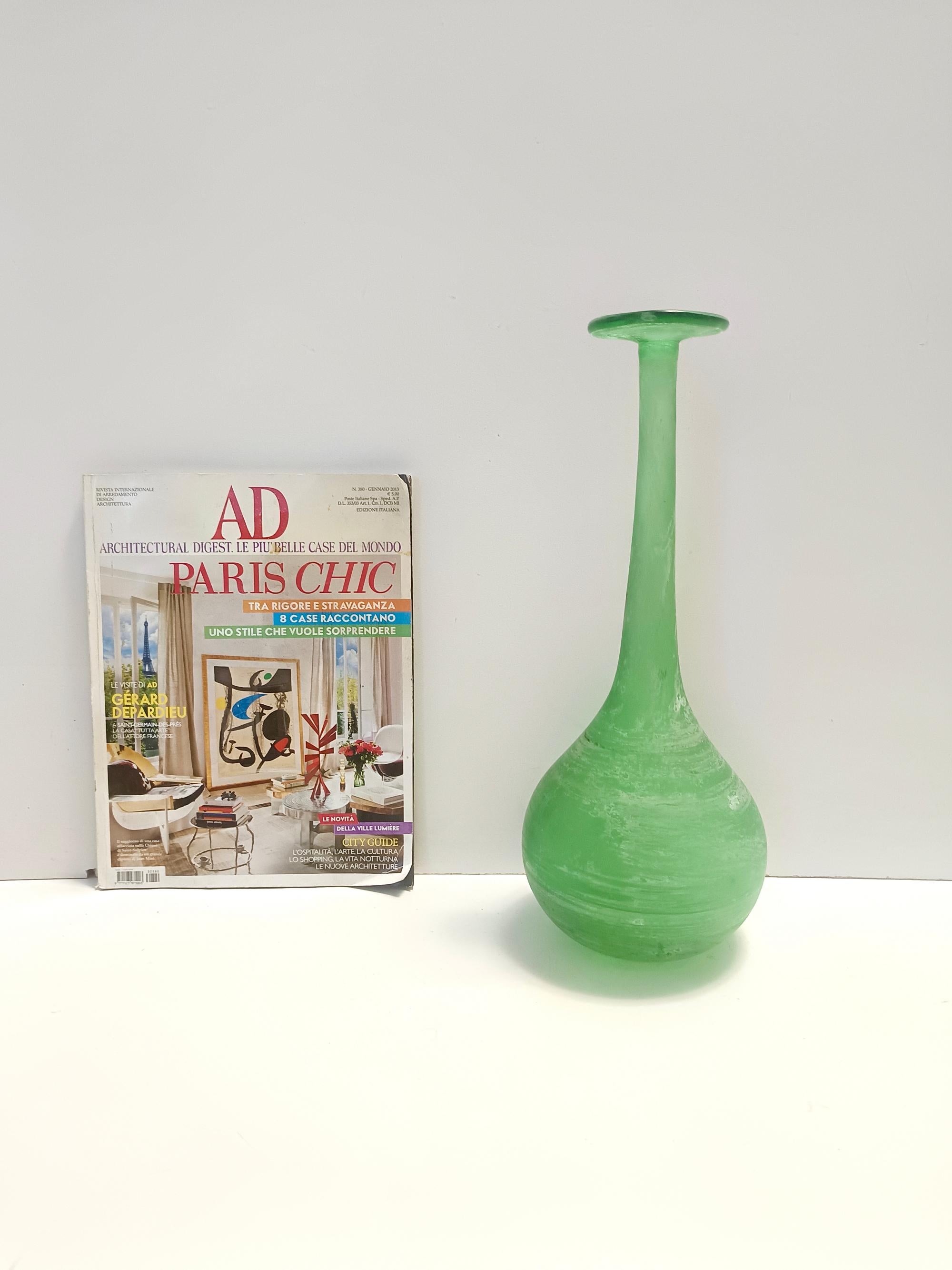 Jarrón tulipán de vidrio soplado verde de Scavo attr. a Cenedese, Italia Moderno de mediados de siglo en venta