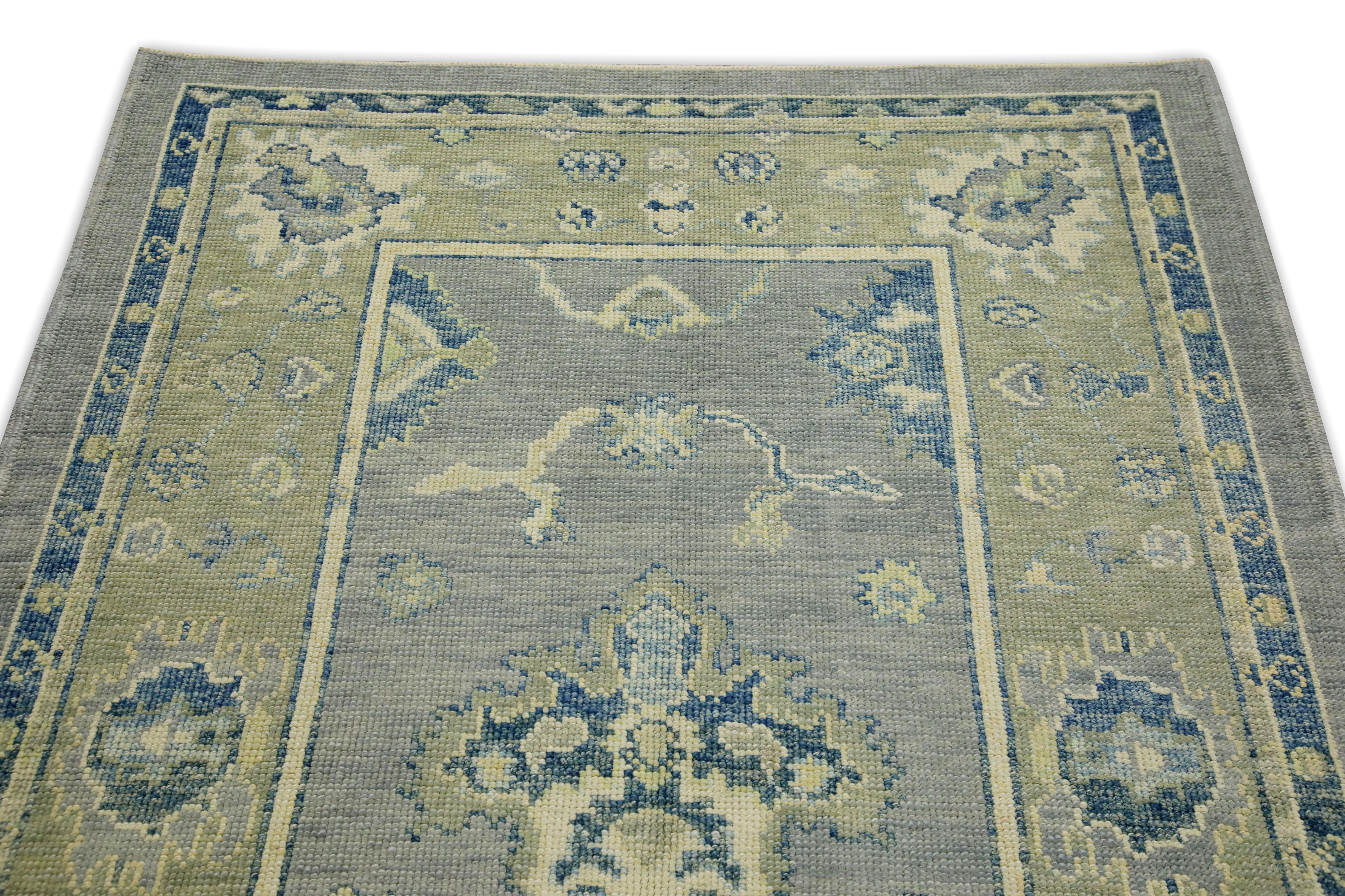 Alfombra turca Oushak de lana tejida a mano con diseño floral verde y azul 4'1