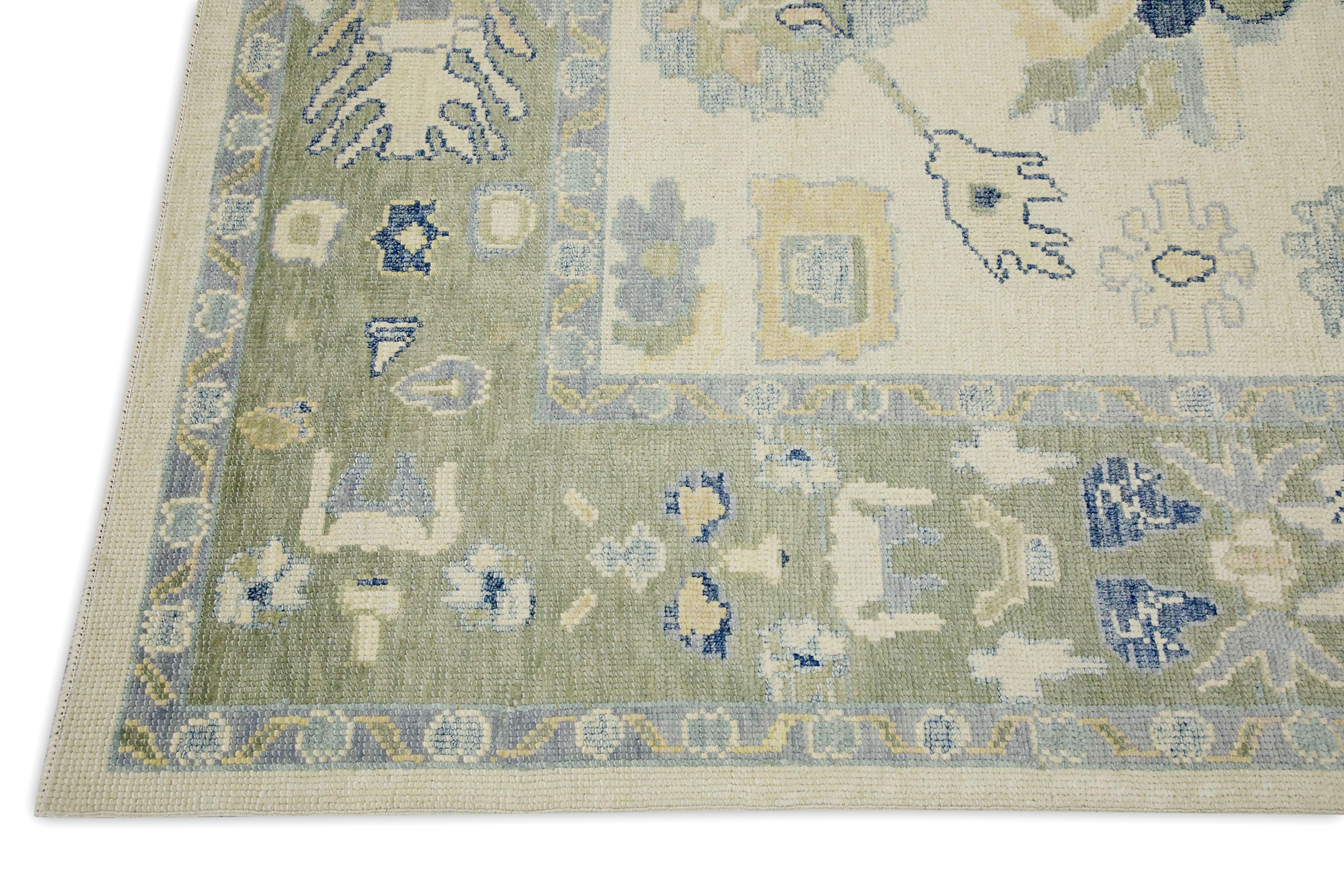 Handgewebter türkischer Oushak-Teppich aus Wolle in Grün & Blau mit Blumenmuster 5'10