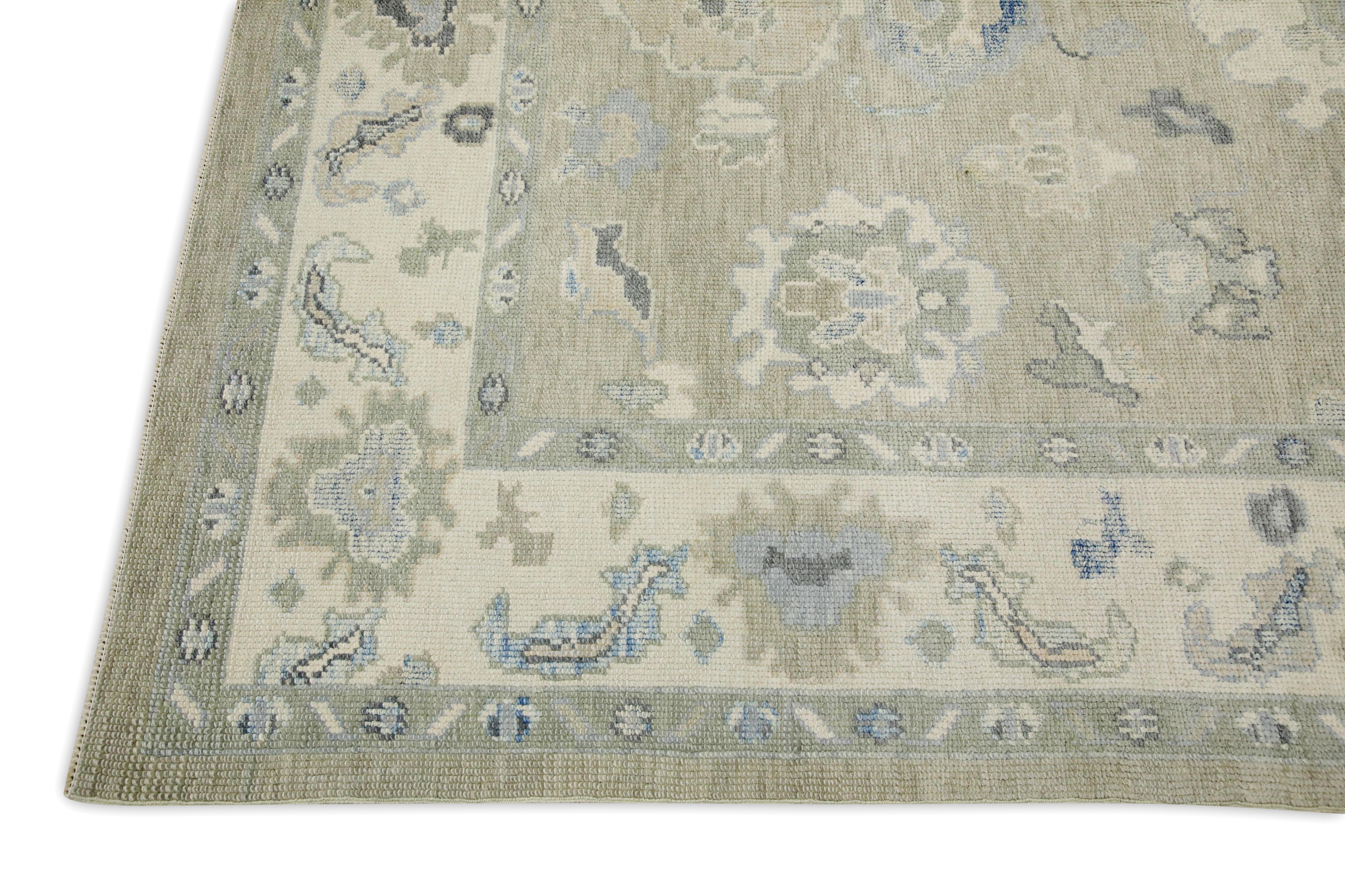 Handgewebter türkischer Oushak-Teppich aus Wolle in Grün & Blau mit Blumenmuster, 6' x 8'7
