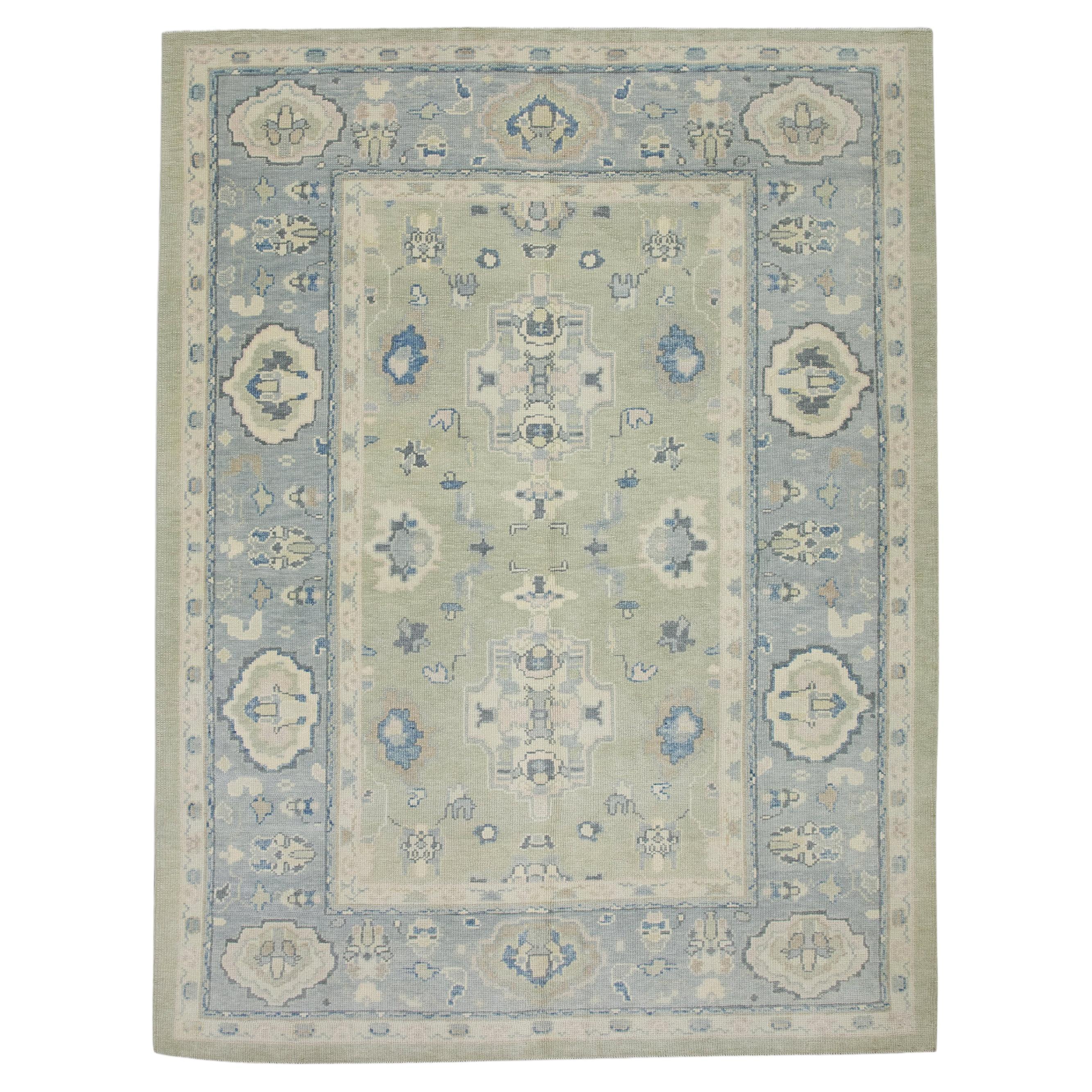Handgewebter türkischer Oushak-Teppich aus Wolle in Grün & Blau mit Blumenmuster 6'2" x 8'2"