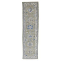 Handgewebter türkischer Oushak-Läufer aus Wolle in Grün & Blau mit Blumenmuster 2'8" x 9'7"