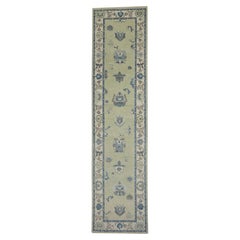 Tapis de couloir turc Oushak en laine tissé à la main à motifs floraux verts et bleus 2'9" x 11'3".