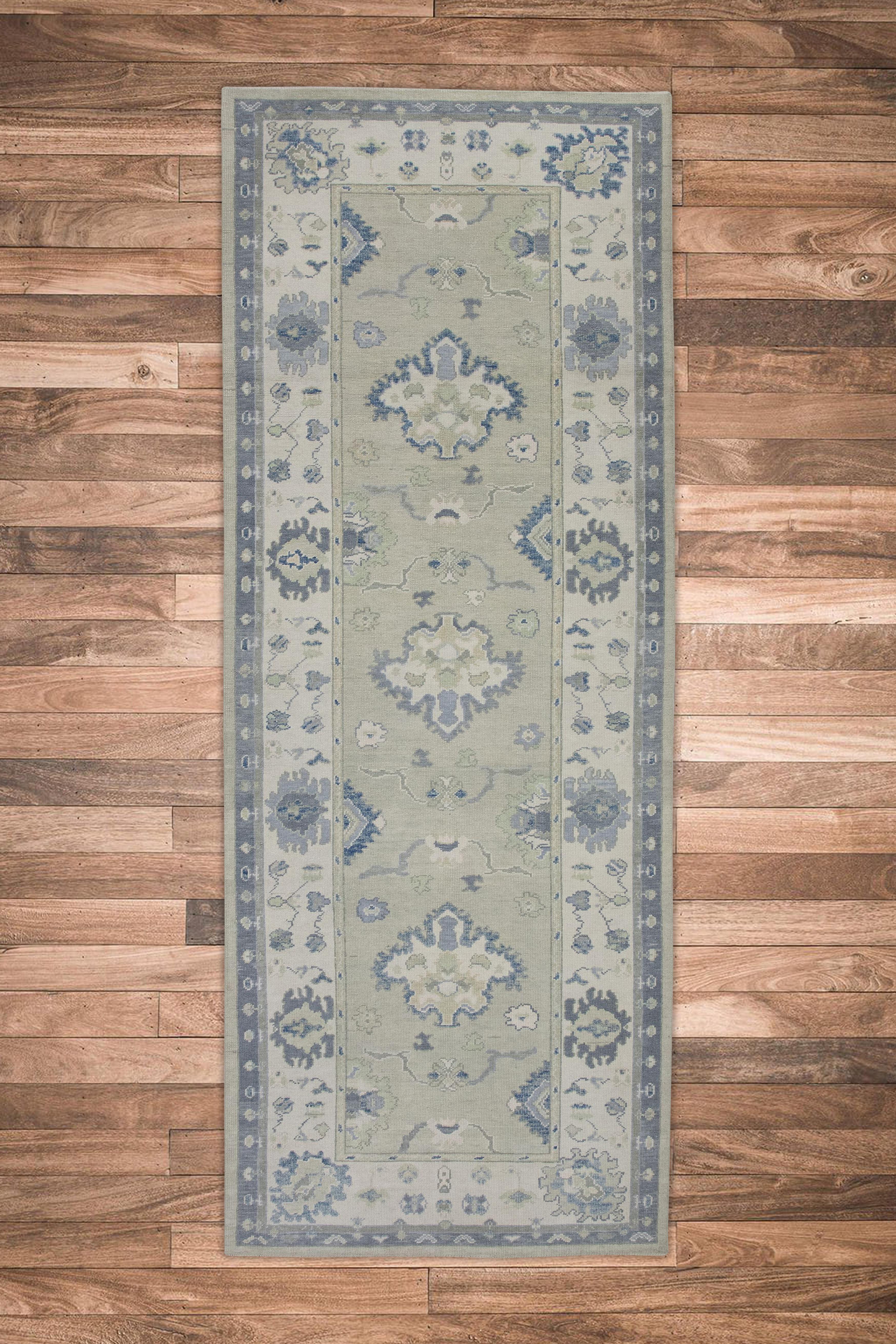 Handgewebter türkischer Oushak-Läufer aus Wolle in Grün & Blau mit Blumenmuster 5' X 12'10