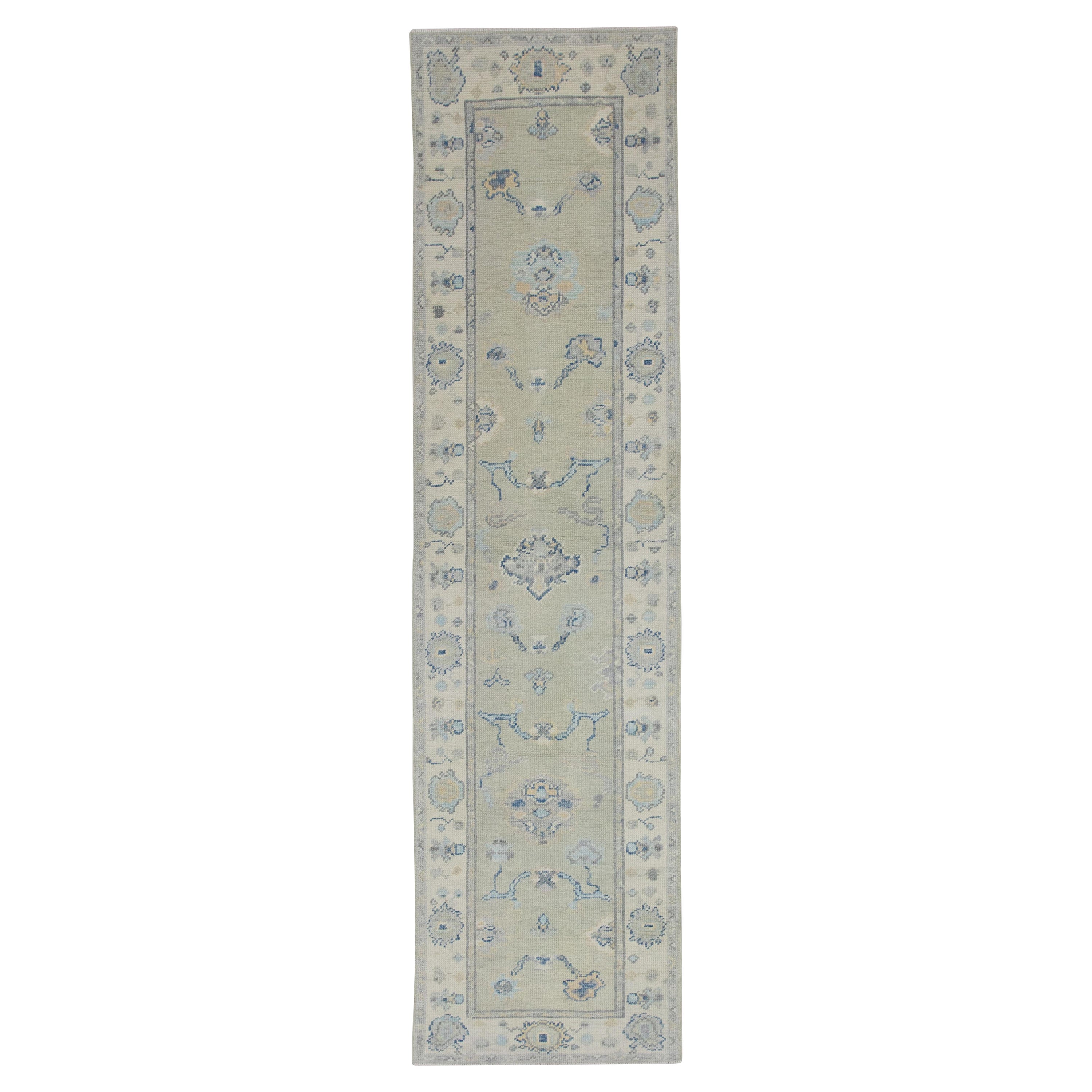 Handgewebter türkischer Oushak-Läufer aus Wolle in Grün & Blau mit Blumenmuster 2'5" x 9'2"