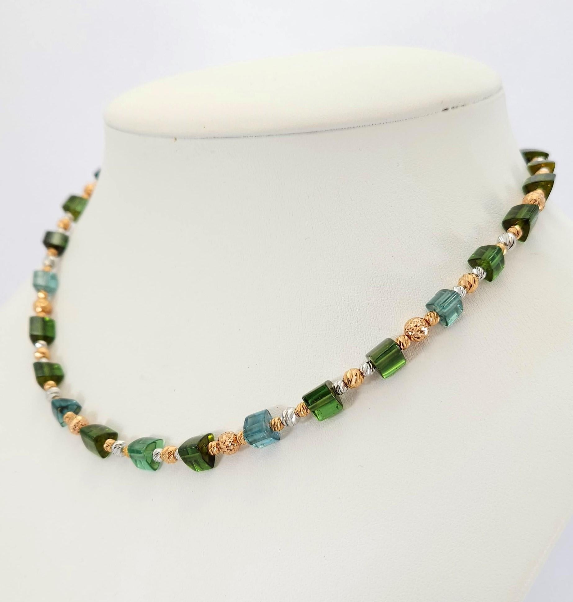 Green-Blue Tourmaline Crystal Beaded Necklace with 18 Carat Gold In New Condition For Sale In Kirschweiler, DE