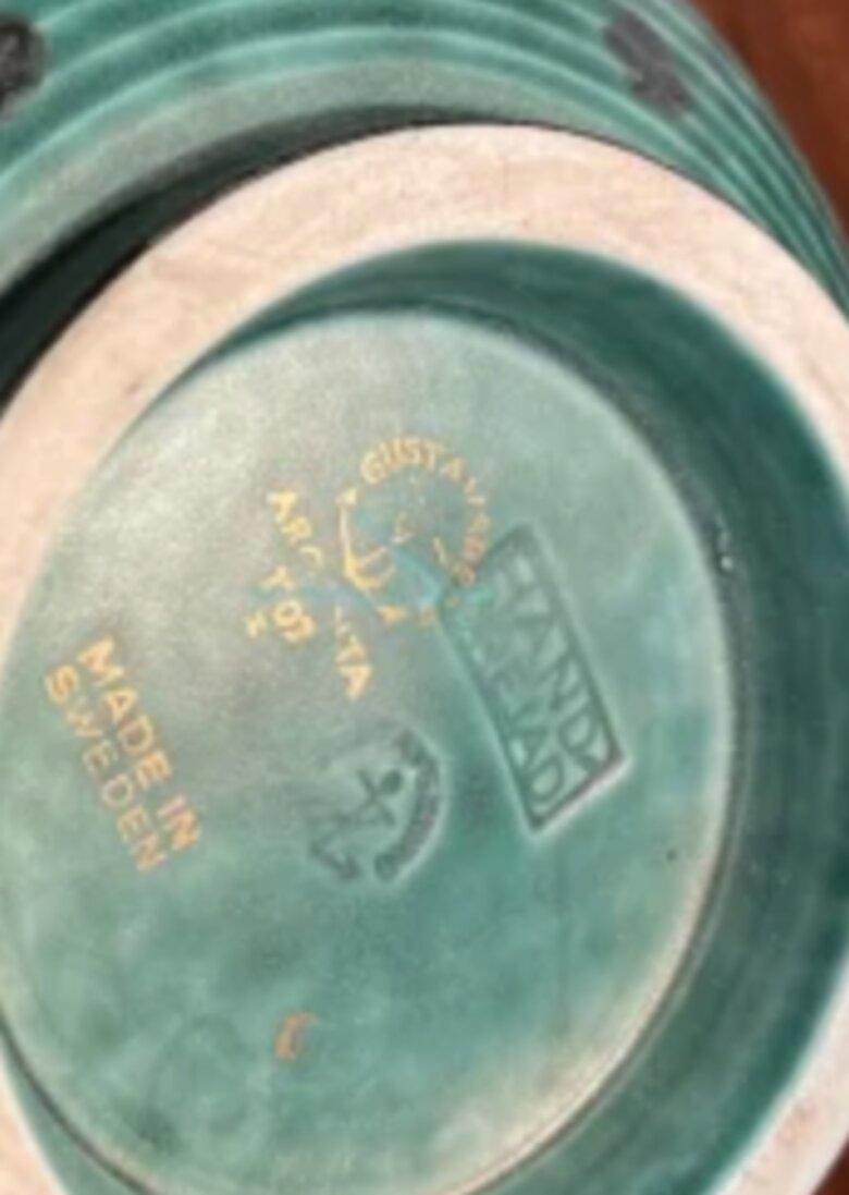 Cuenco verde con flores de Wilhelm Kåge Sueco en venta