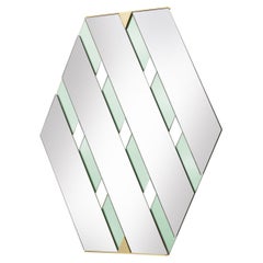 Grüner Spiegel mit geflochtenem Spiegel