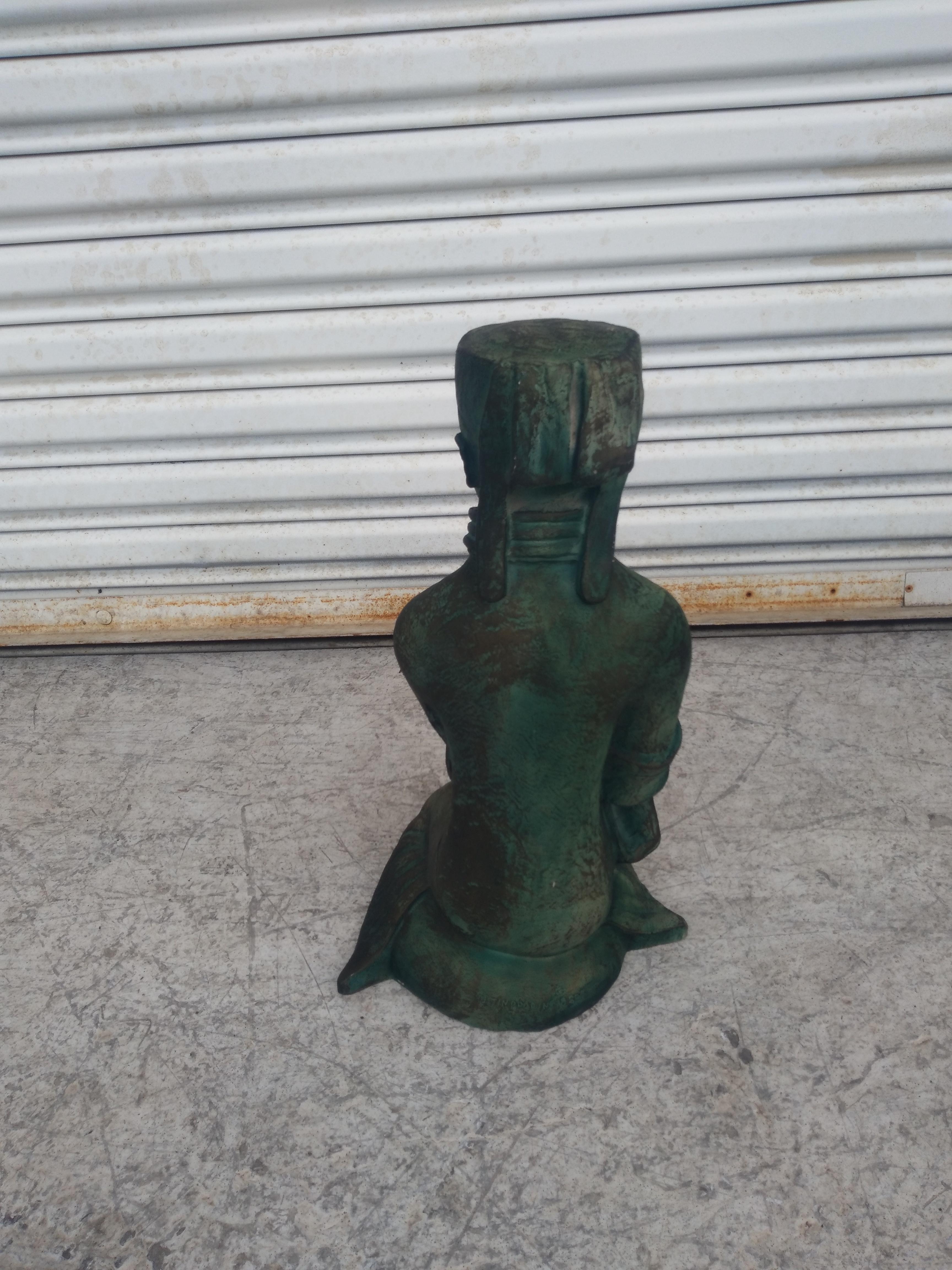 Moulage Sculpture de Bouddha assis tenant un vase vert par Austin Studios en vente