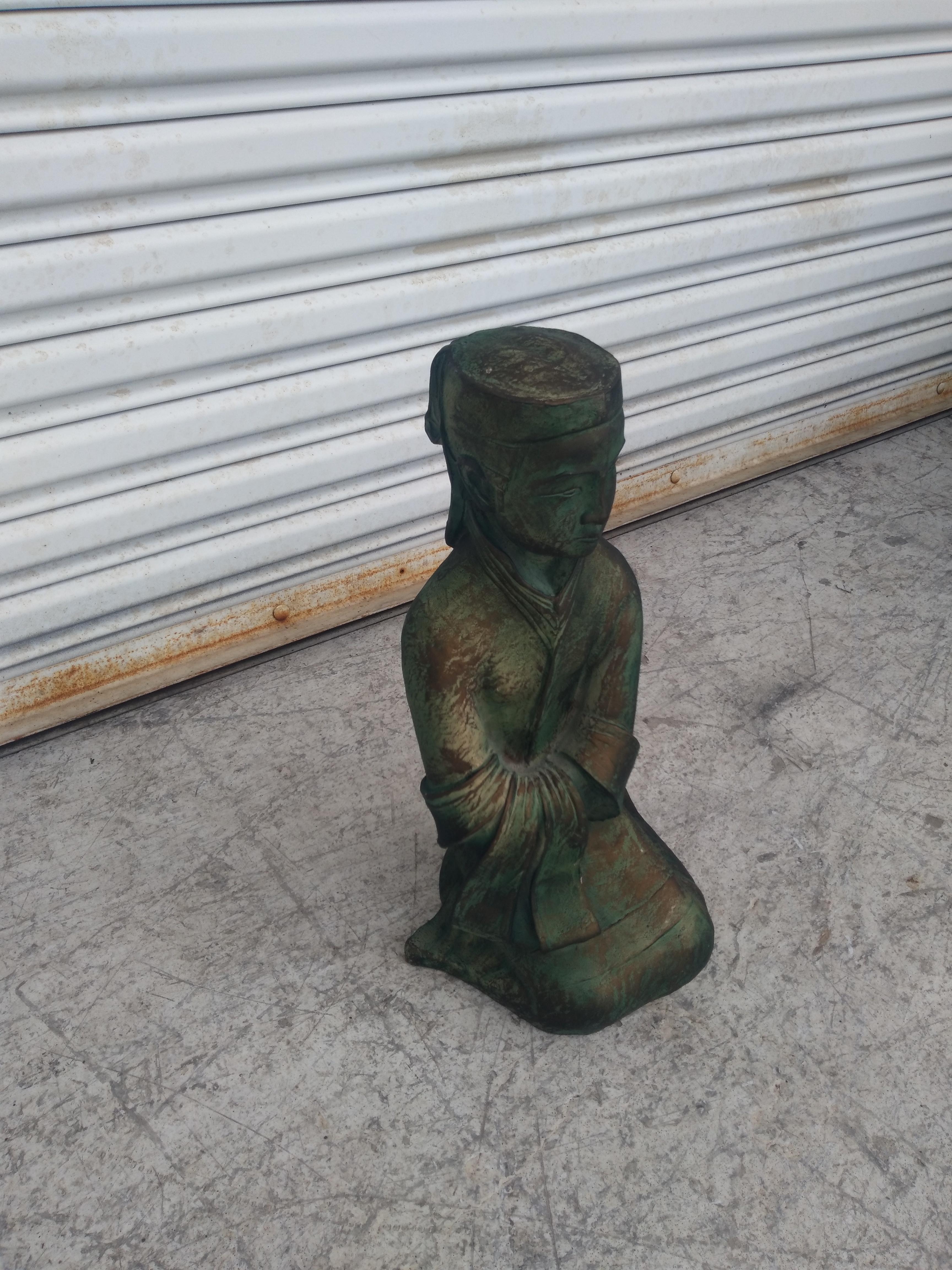 20ième siècle Sculpture de Bouddha assis tenant un vase vert par Austin Studios en vente