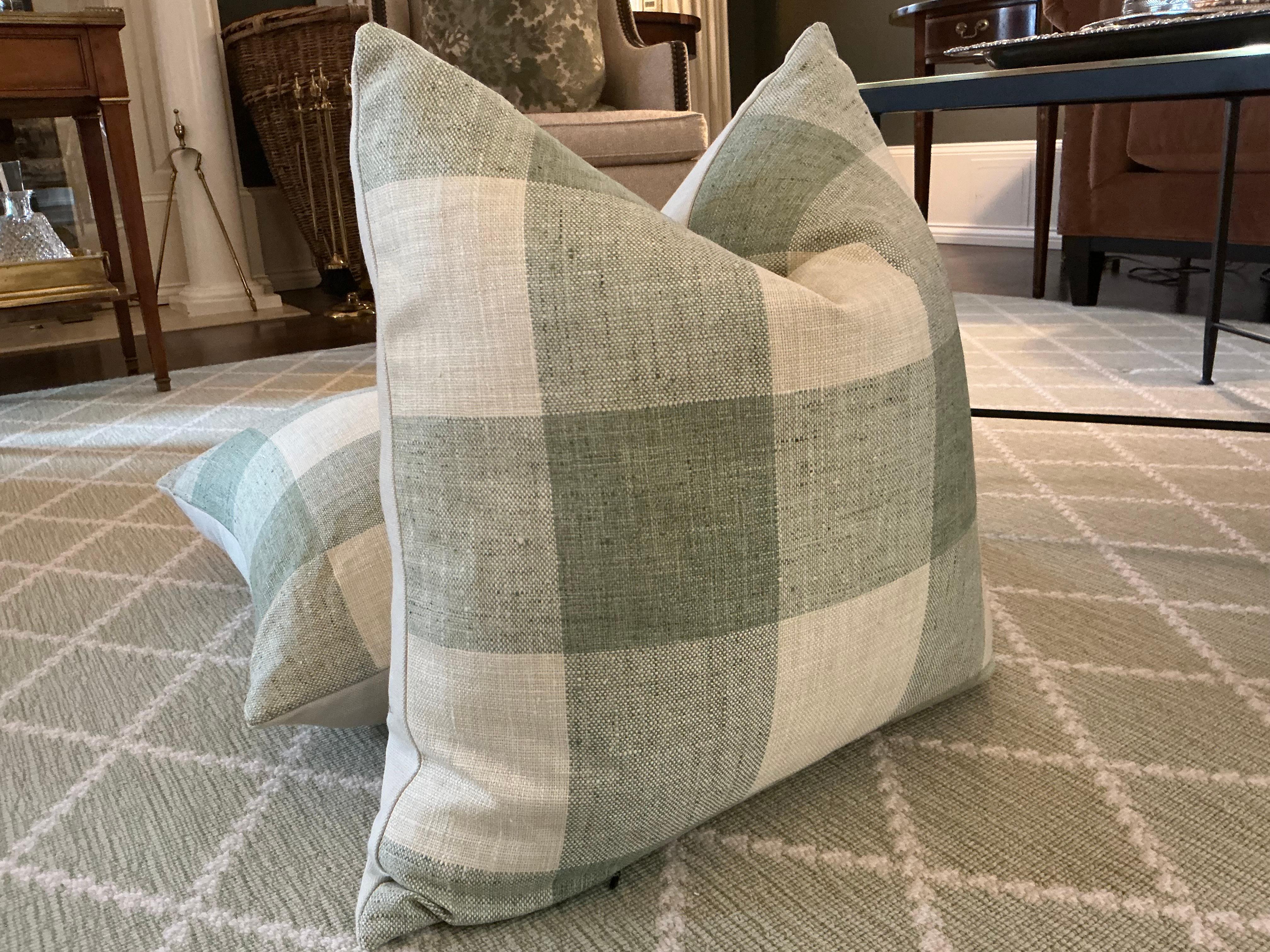 Mid-Century moderno Cuscini con imbottitura in piuma d'oca verde Buffalo Check 22