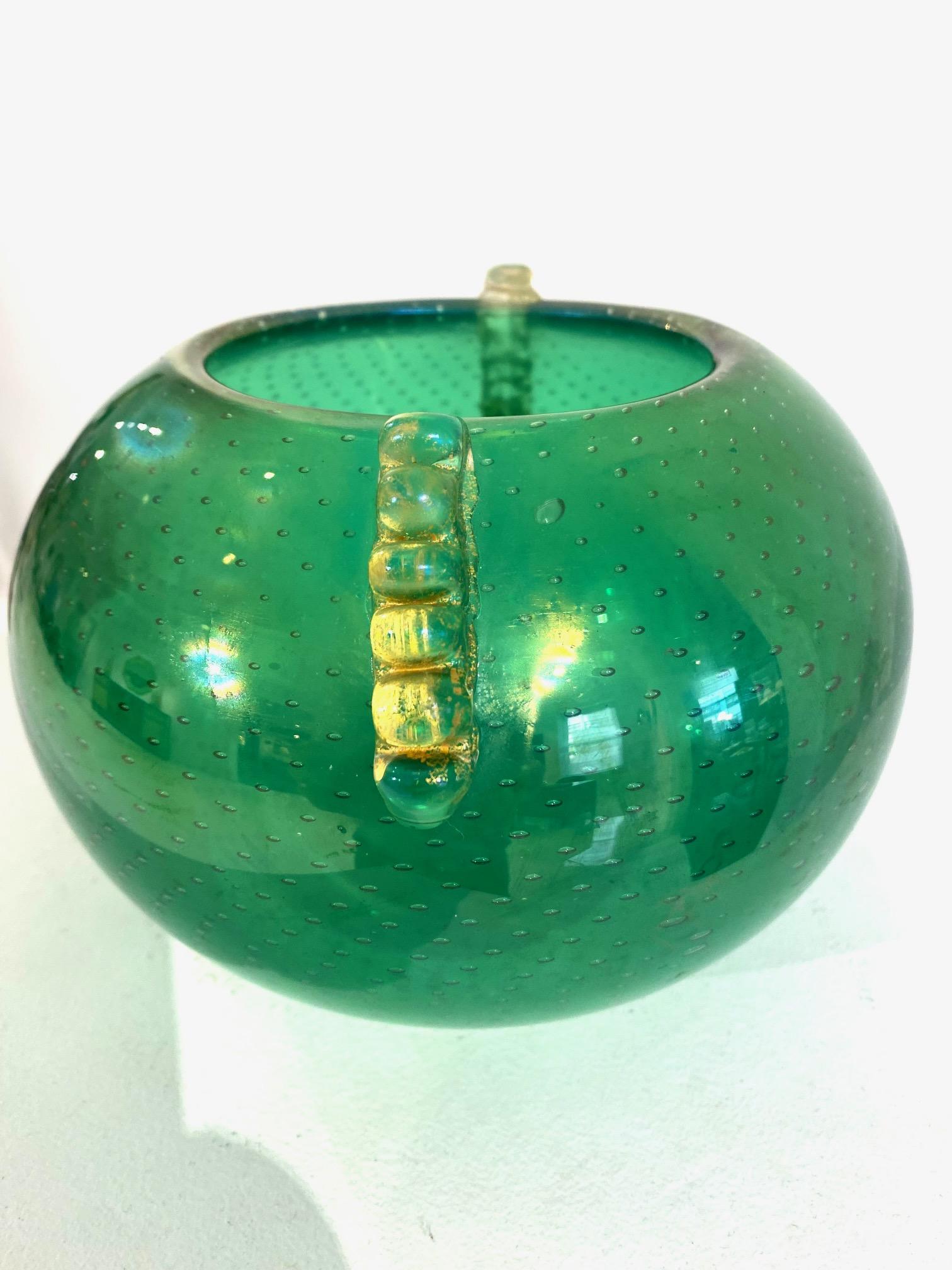 Green Bulicante Glass Vase by Barovier e Toso In Good Condition For Sale In Montreal, QC