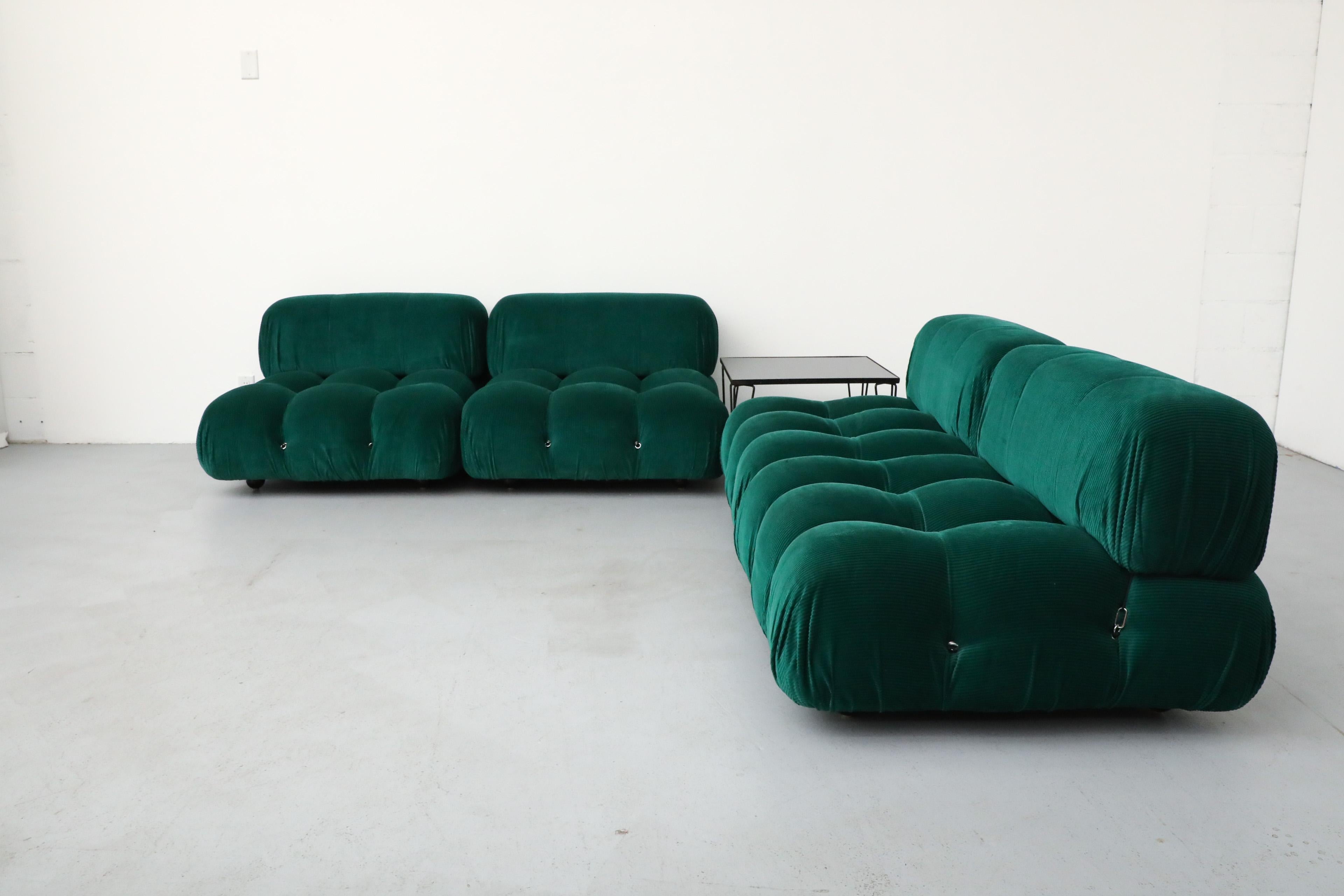 Divano 'Camaleonda' di Mario Bellini per B&B Italia in velluto a coste color verde smeraldo in vendita 3
